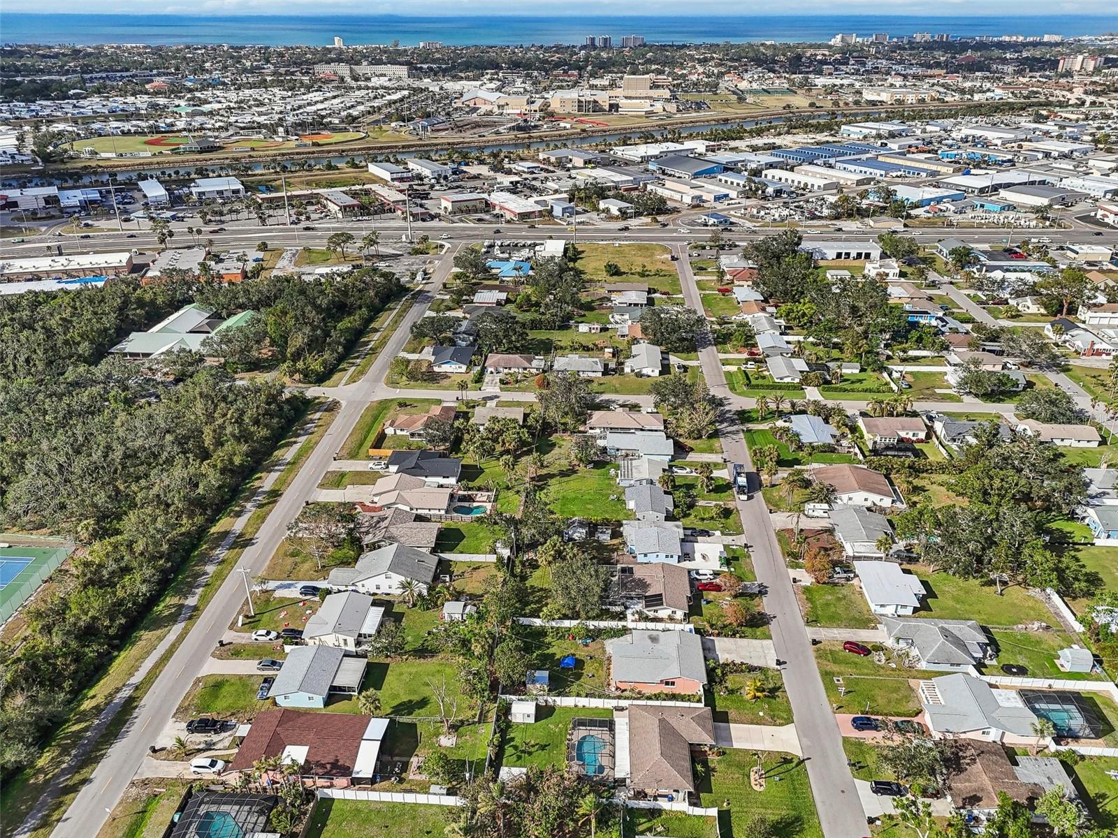 832 PINELAND AVE, VENICE, FL, 34285