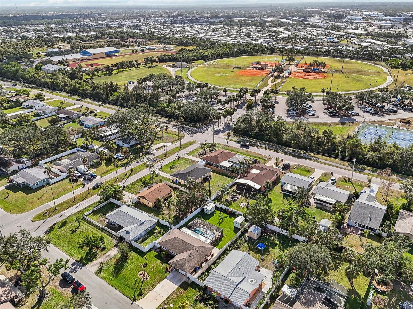 832 PINELAND AVE, VENICE, FL, 34285