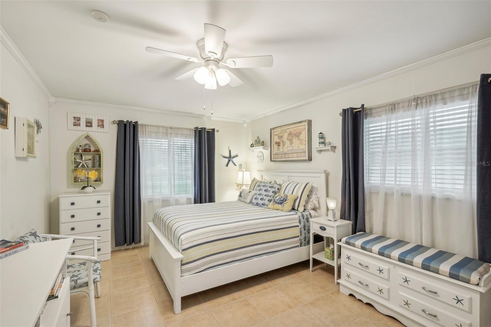 832 PINELAND AVE, VENICE, FL, 34285