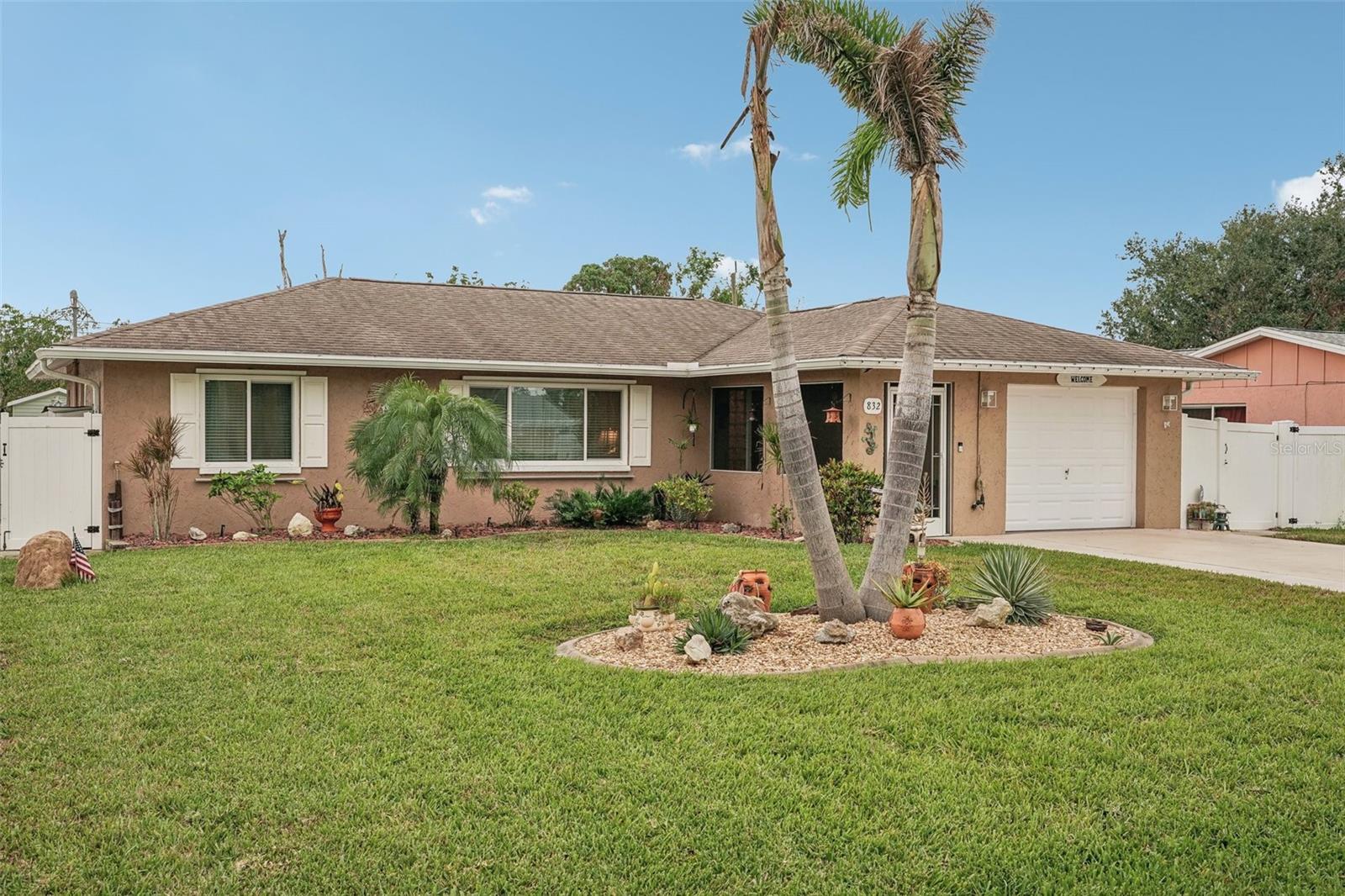 832 PINELAND AVE, VENICE, FL, 34285