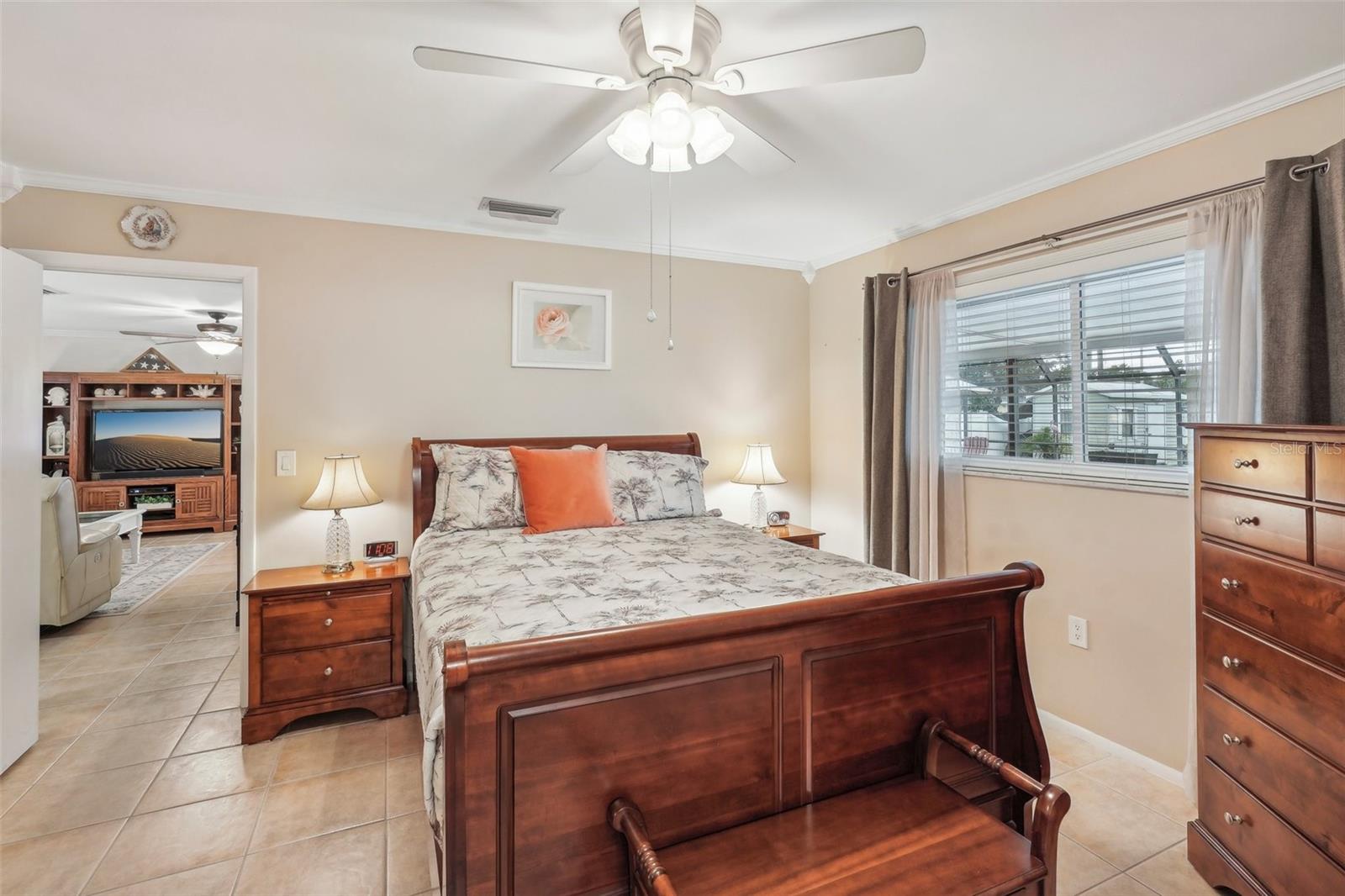 832 PINELAND AVE, VENICE, FL, 34285