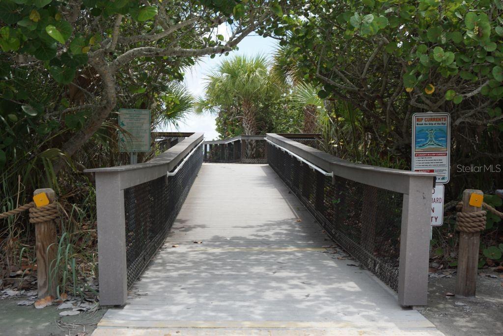 832 PINELAND AVE, VENICE, FL, 34285