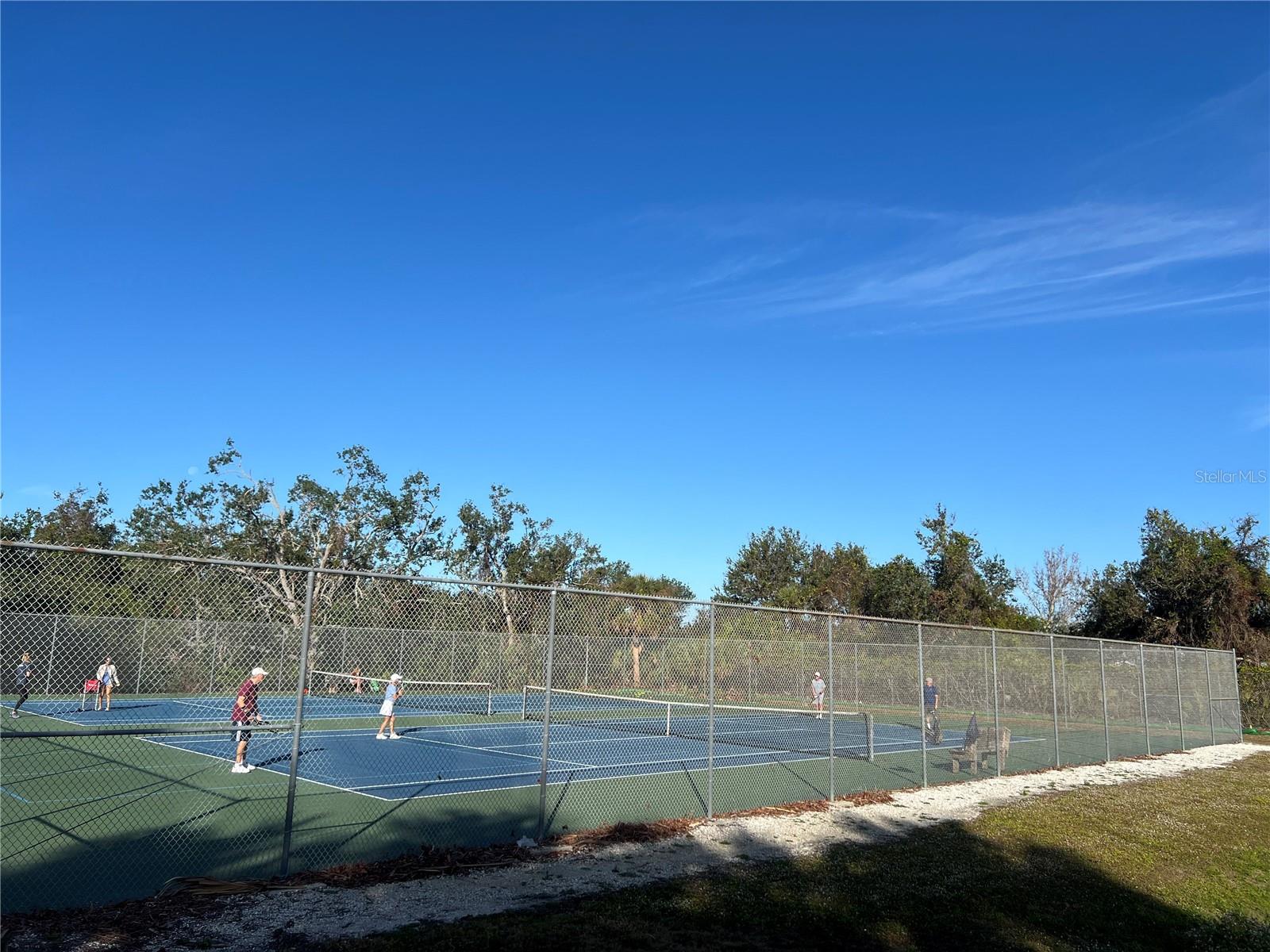 832 PINELAND AVE, VENICE, FL, 34285