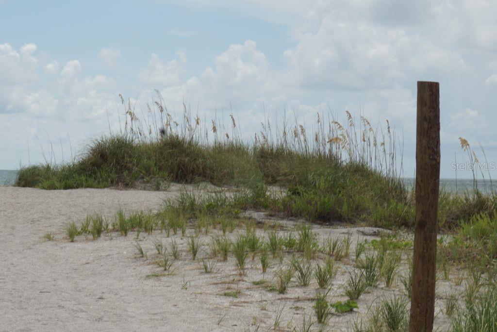832 PINELAND AVE, VENICE, FL, 34285