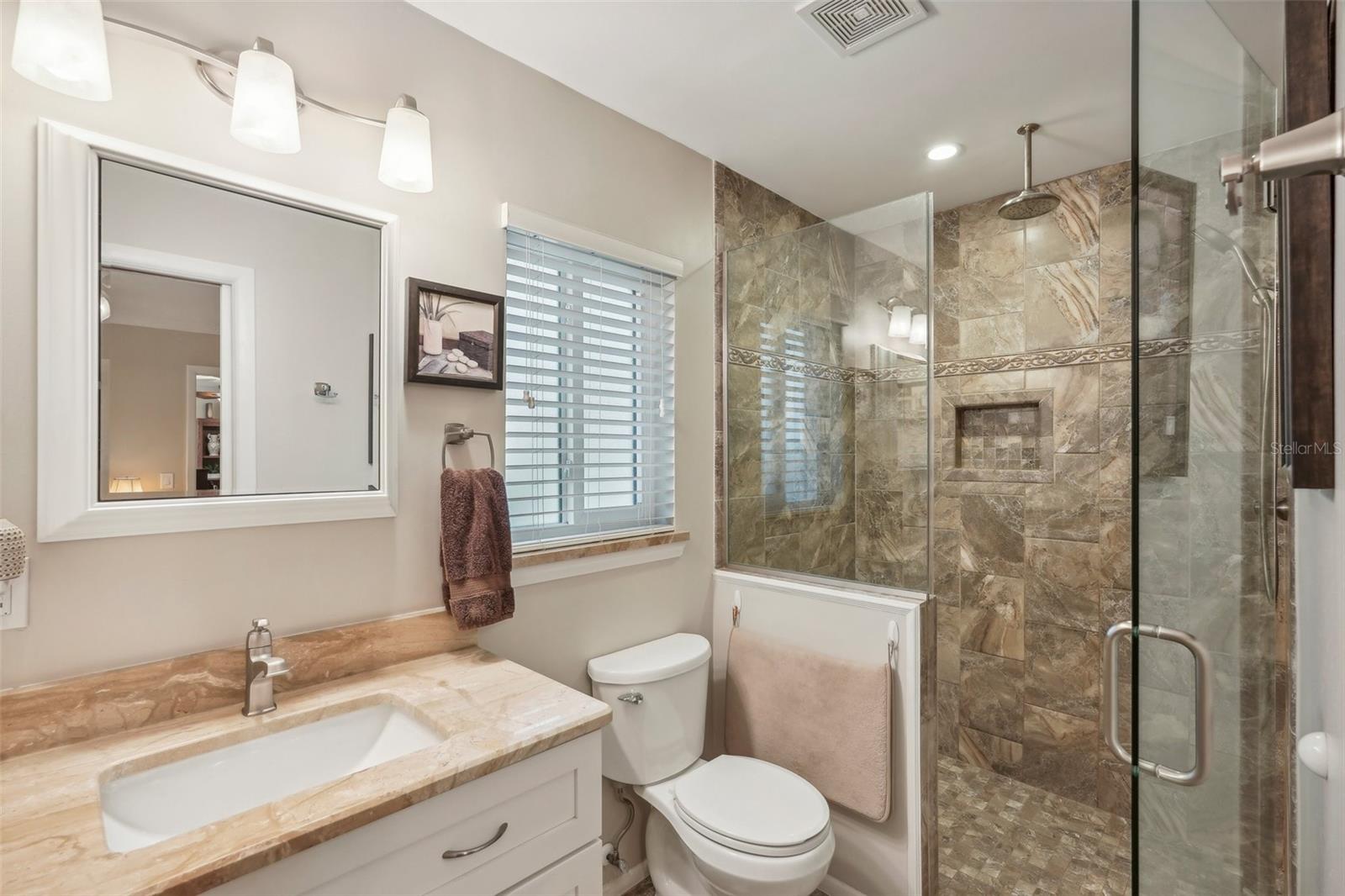 832 PINELAND AVE, VENICE, FL, 34285