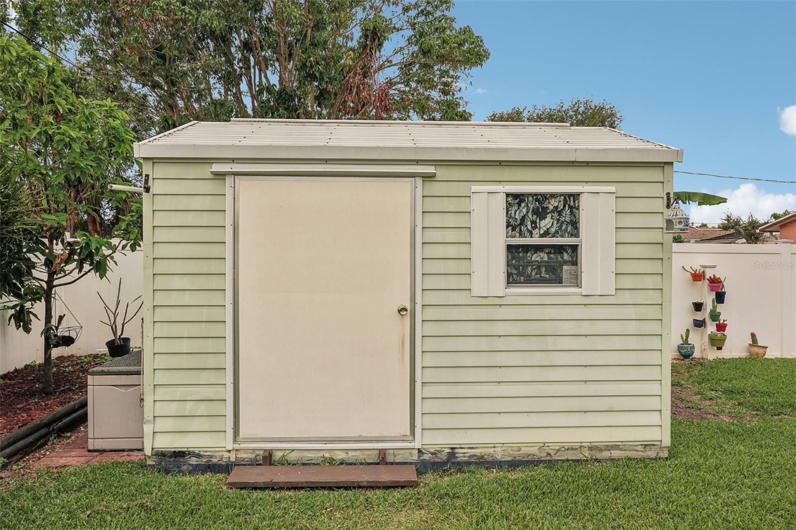 832 PINELAND AVE, VENICE, FL, 34285