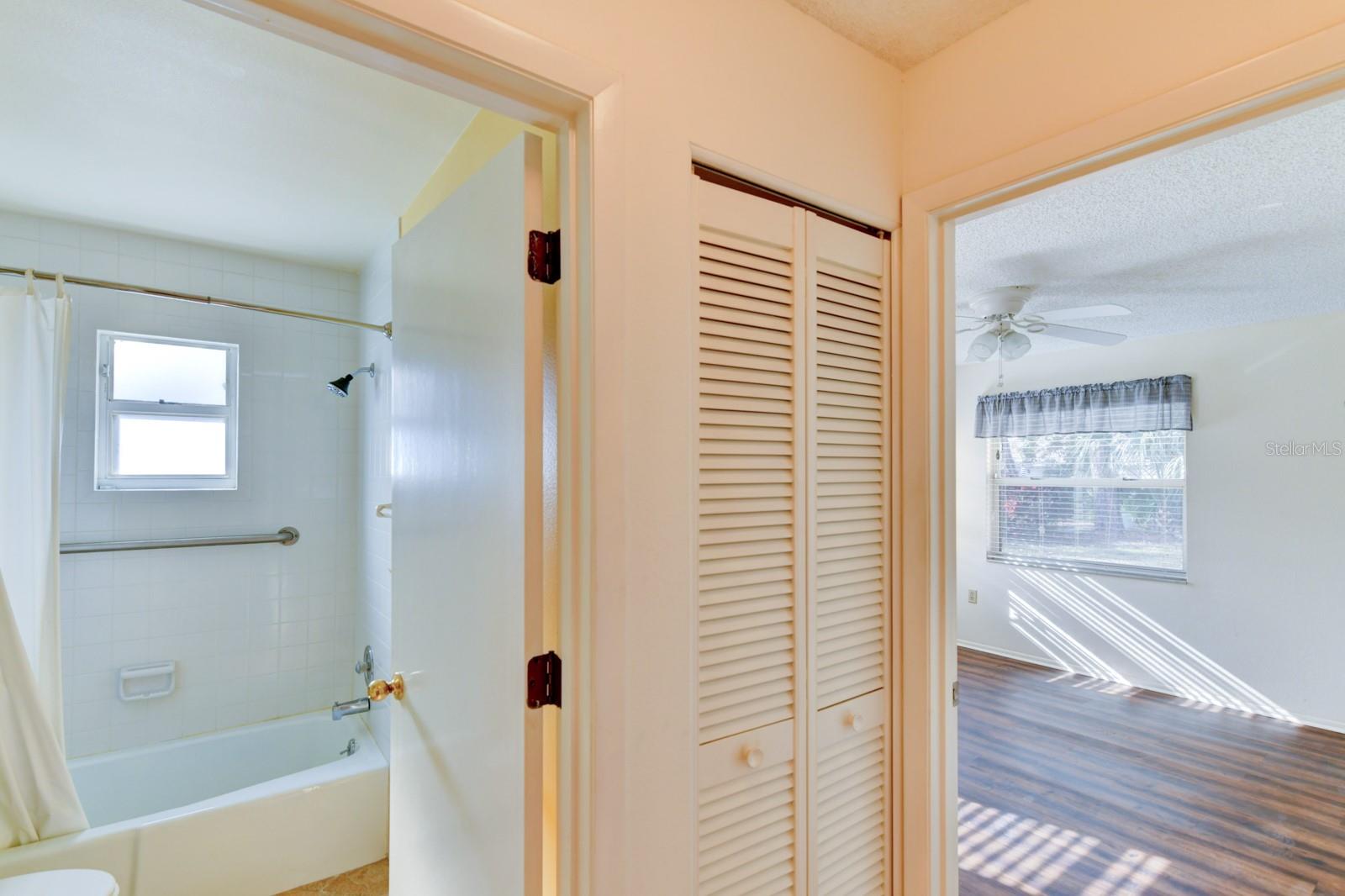 5604 GARDEN LAKES DR, BRADENTON, FL, 34203