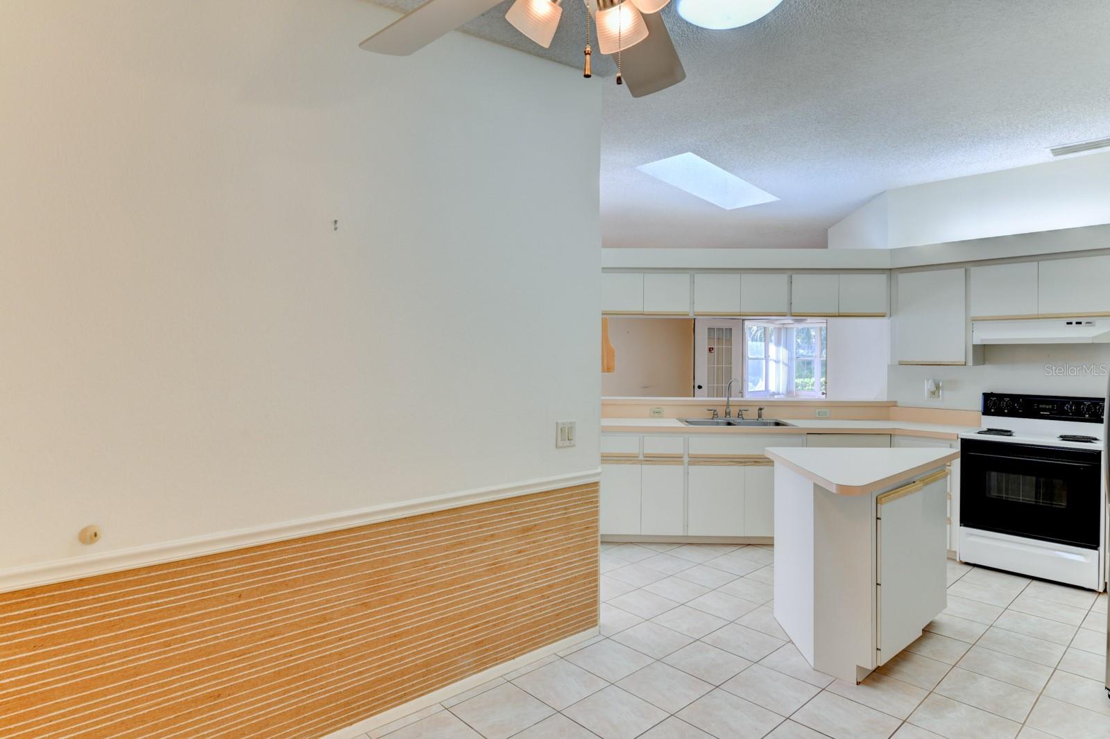 5604 GARDEN LAKES DR, BRADENTON, FL, 34203
