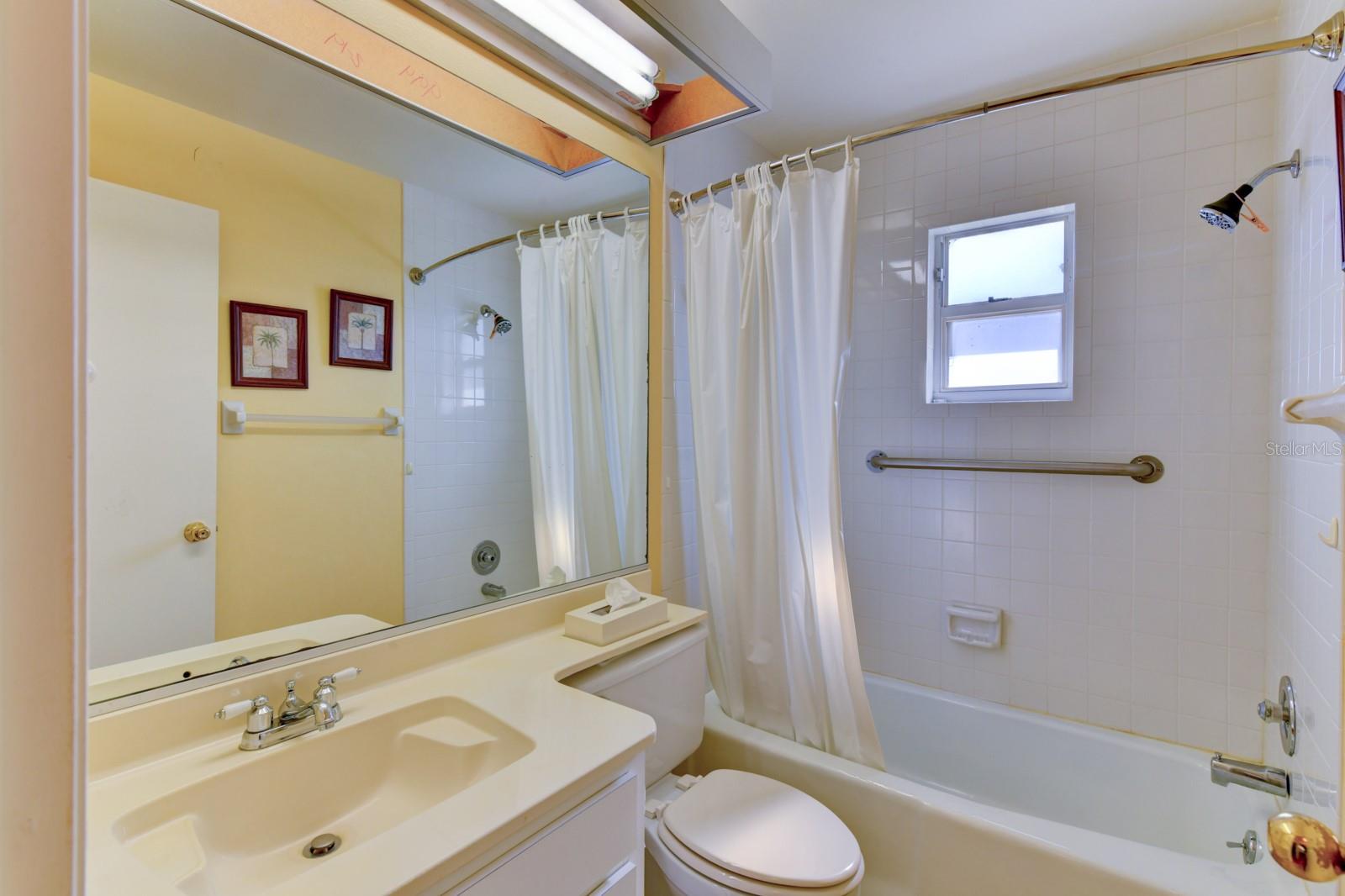 5604 GARDEN LAKES DR, BRADENTON, FL, 34203