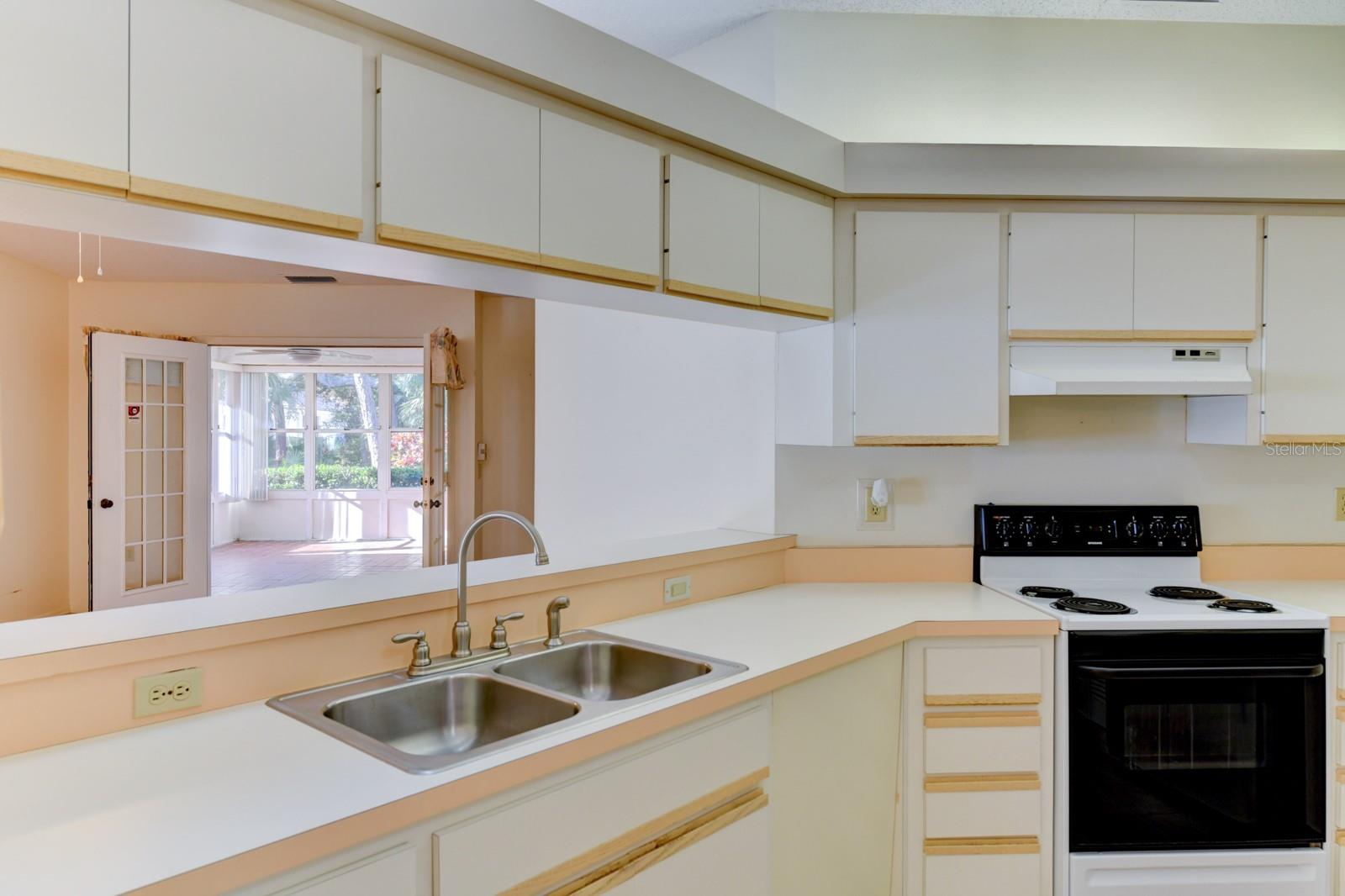 5604 GARDEN LAKES DR, BRADENTON, FL, 34203
