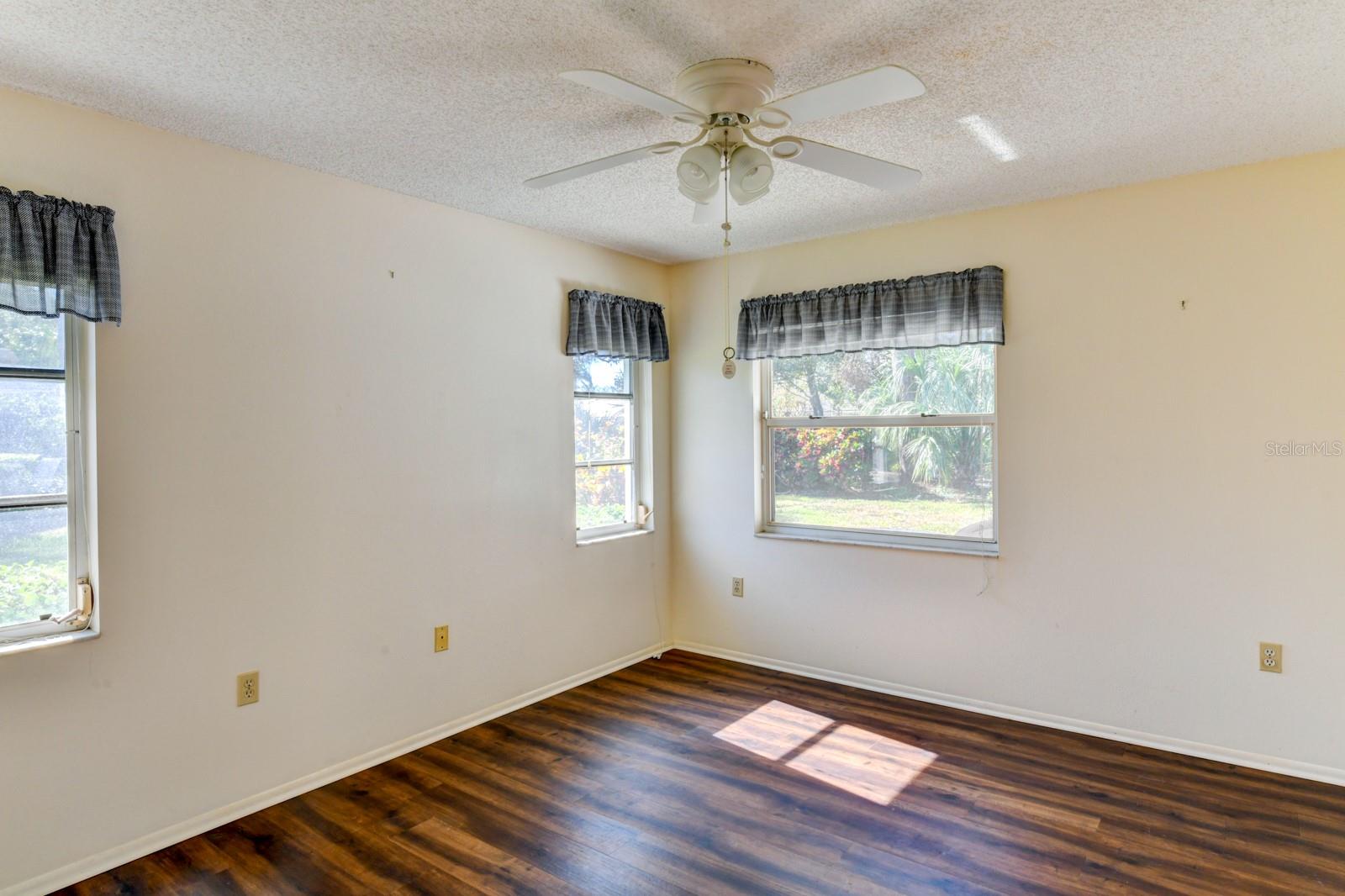 5604 GARDEN LAKES DR, BRADENTON, FL, 34203