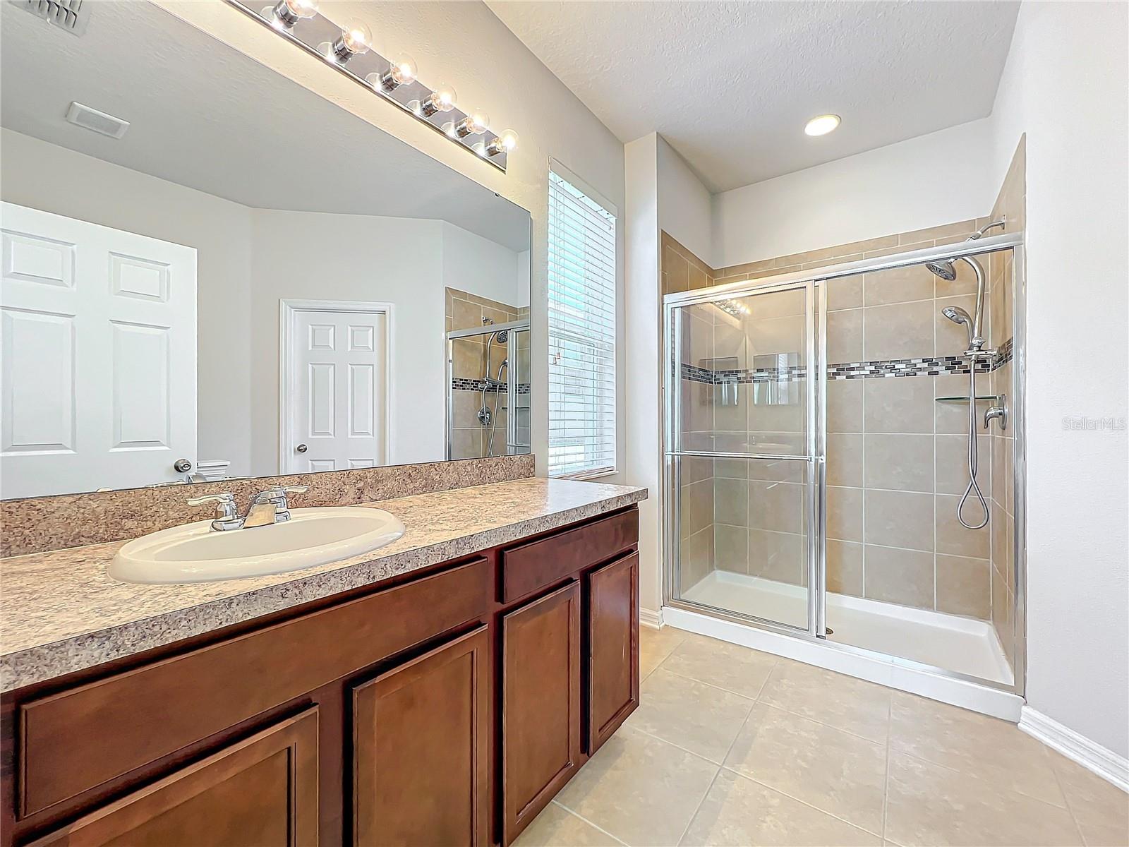 2703 LIMERICK CIR, GRAND ISLAND, FL, 32735