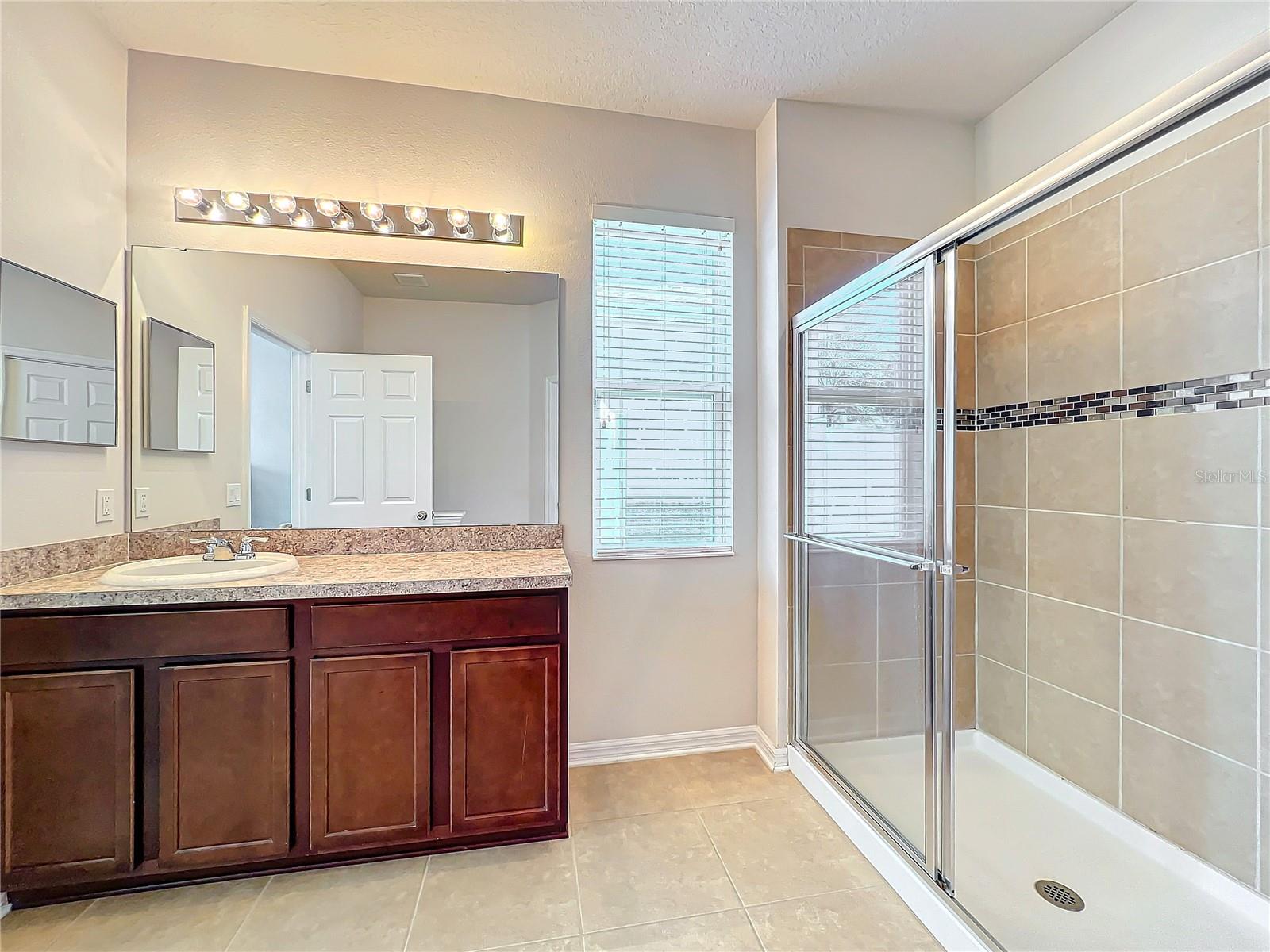 2703 LIMERICK CIR, GRAND ISLAND, FL, 32735