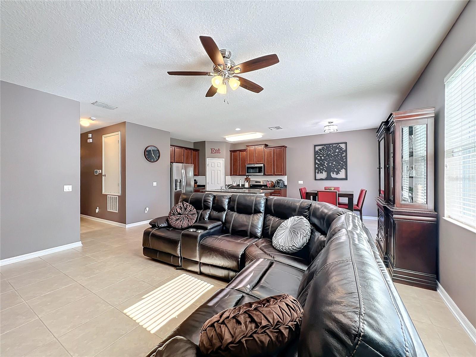 2703 LIMERICK CIR, GRAND ISLAND, FL, 32735