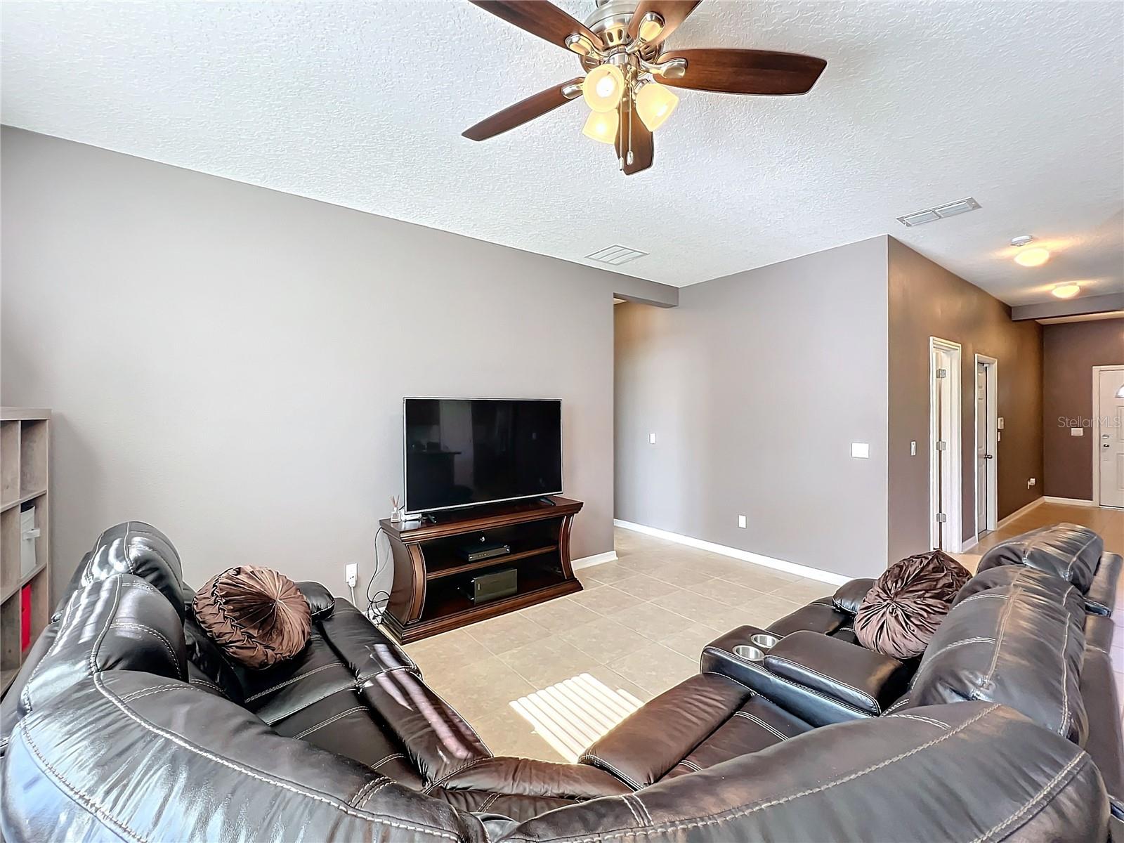 2703 LIMERICK CIR, GRAND ISLAND, FL, 32735