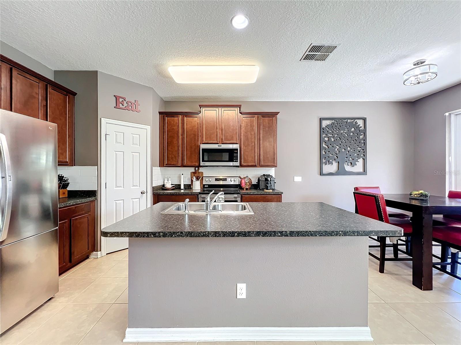 2703 LIMERICK CIR, GRAND ISLAND, FL, 32735