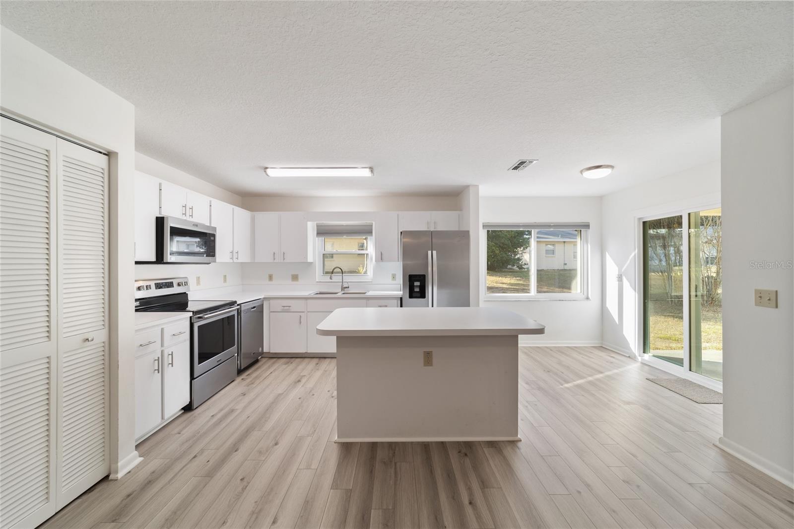 9756 SW 94TH TER #B, OCALA, FL, 34481