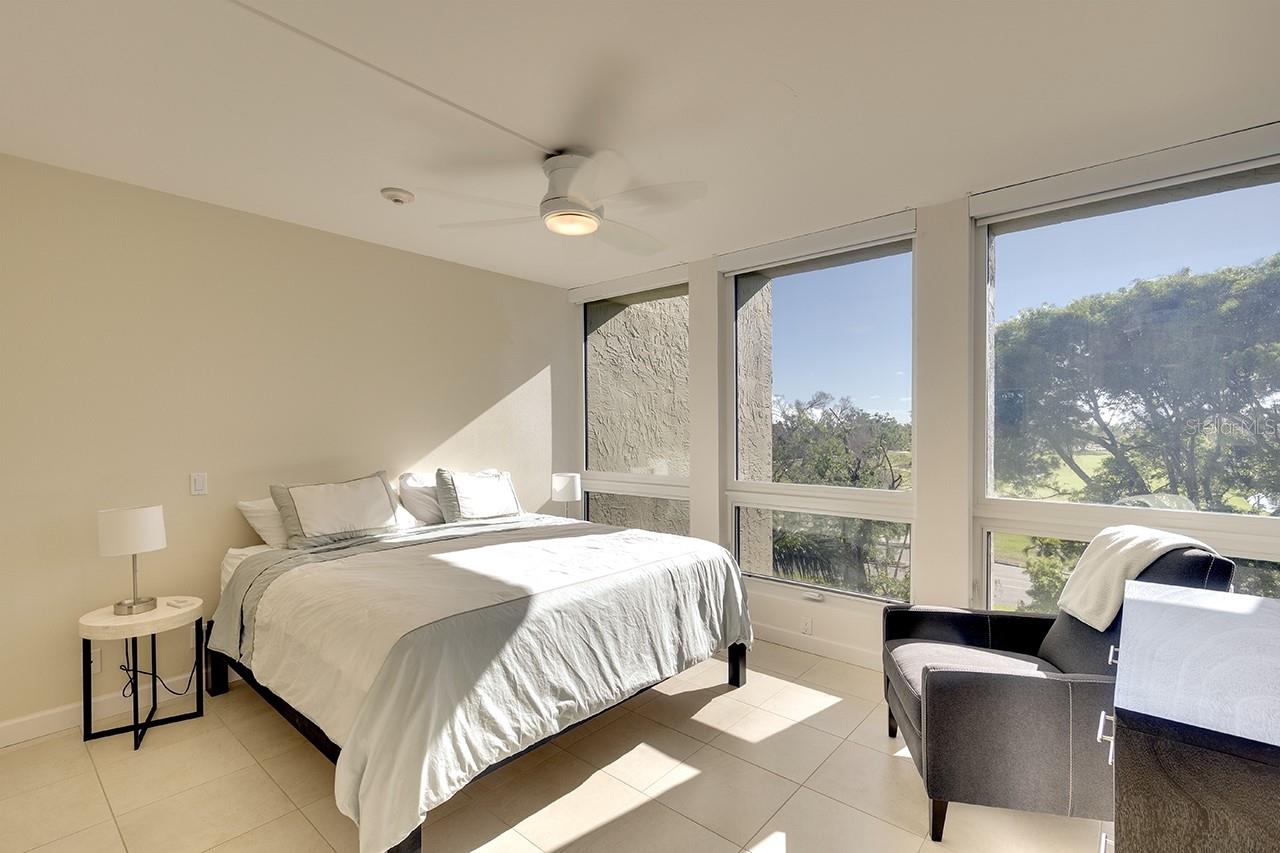 1085 GULF OF MEXICO DR #301, LONGBOAT KEY, FL, 34228