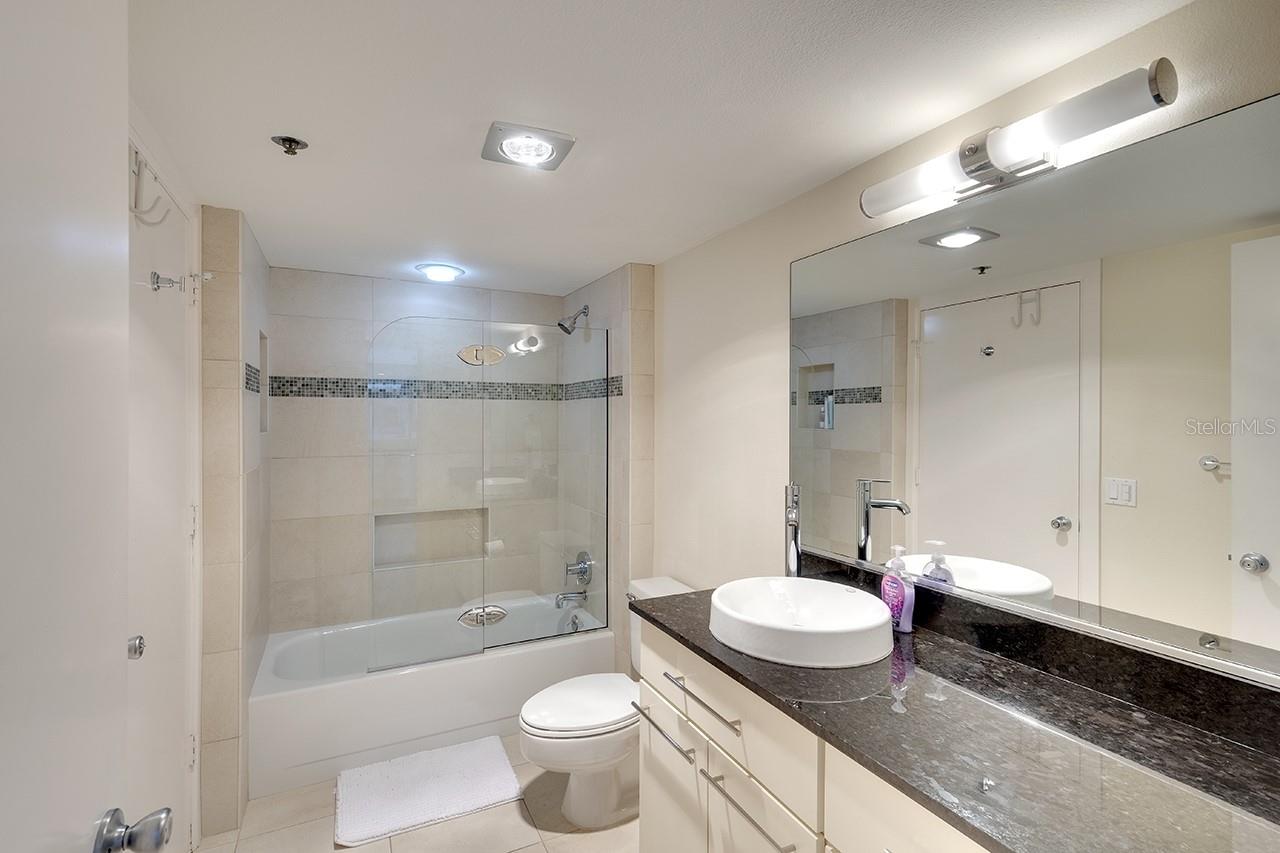 1085 GULF OF MEXICO DR #301, LONGBOAT KEY, FL, 34228