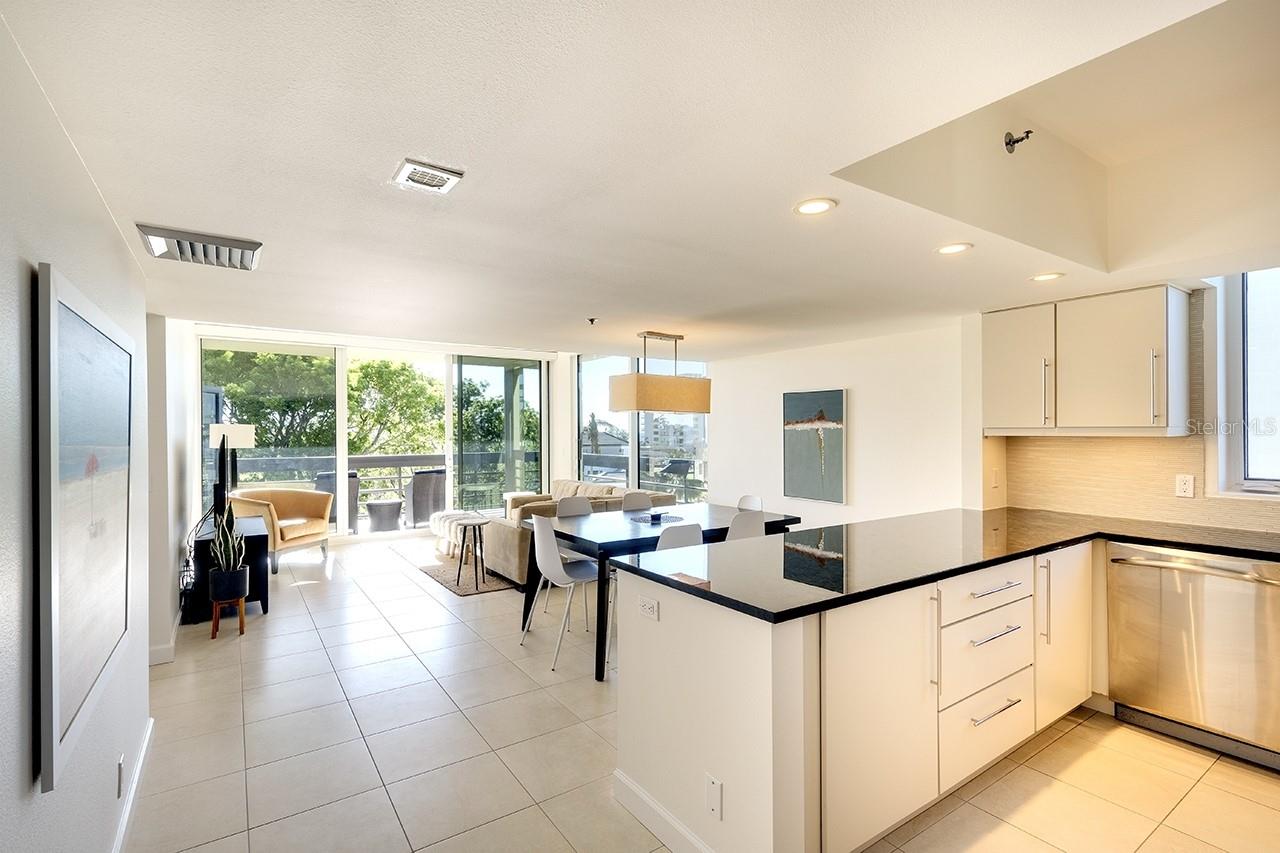 1085 GULF OF MEXICO DR #301, LONGBOAT KEY, FL, 34228