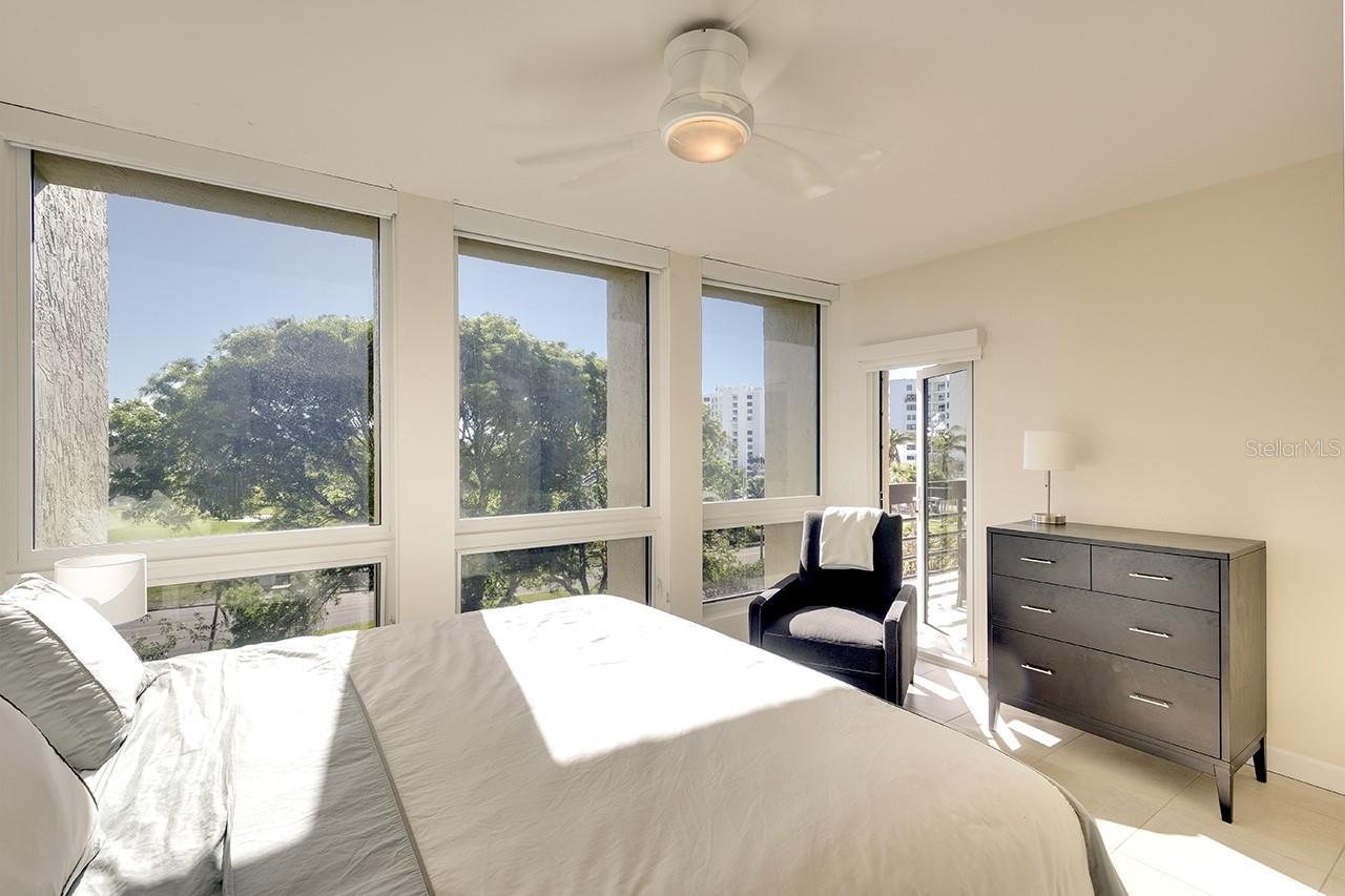 1085 GULF OF MEXICO DR #301, LONGBOAT KEY, FL, 34228