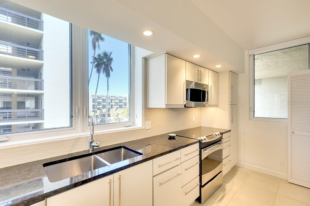 1085 GULF OF MEXICO DR #301, LONGBOAT KEY, FL, 34228