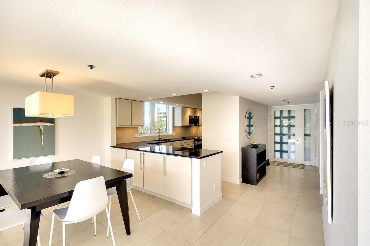 1085 GULF OF MEXICO DR #301, LONGBOAT KEY, FL, 34228