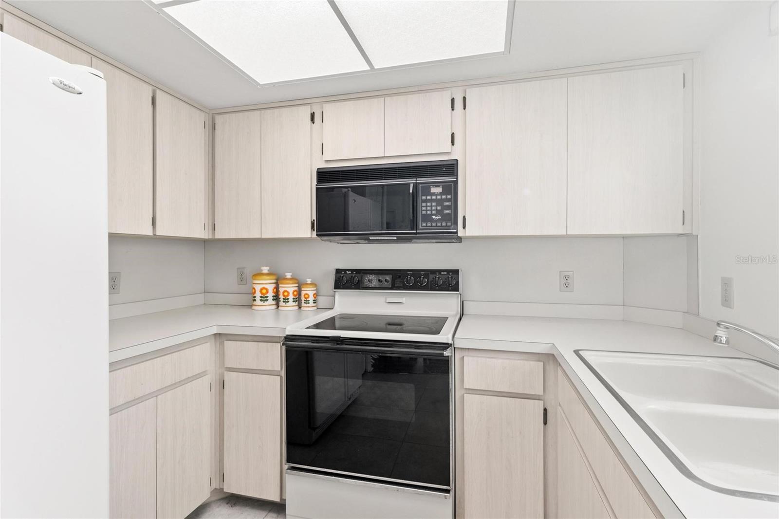 2296 MONACO LN #32, CLEARWATER, FL, 33763