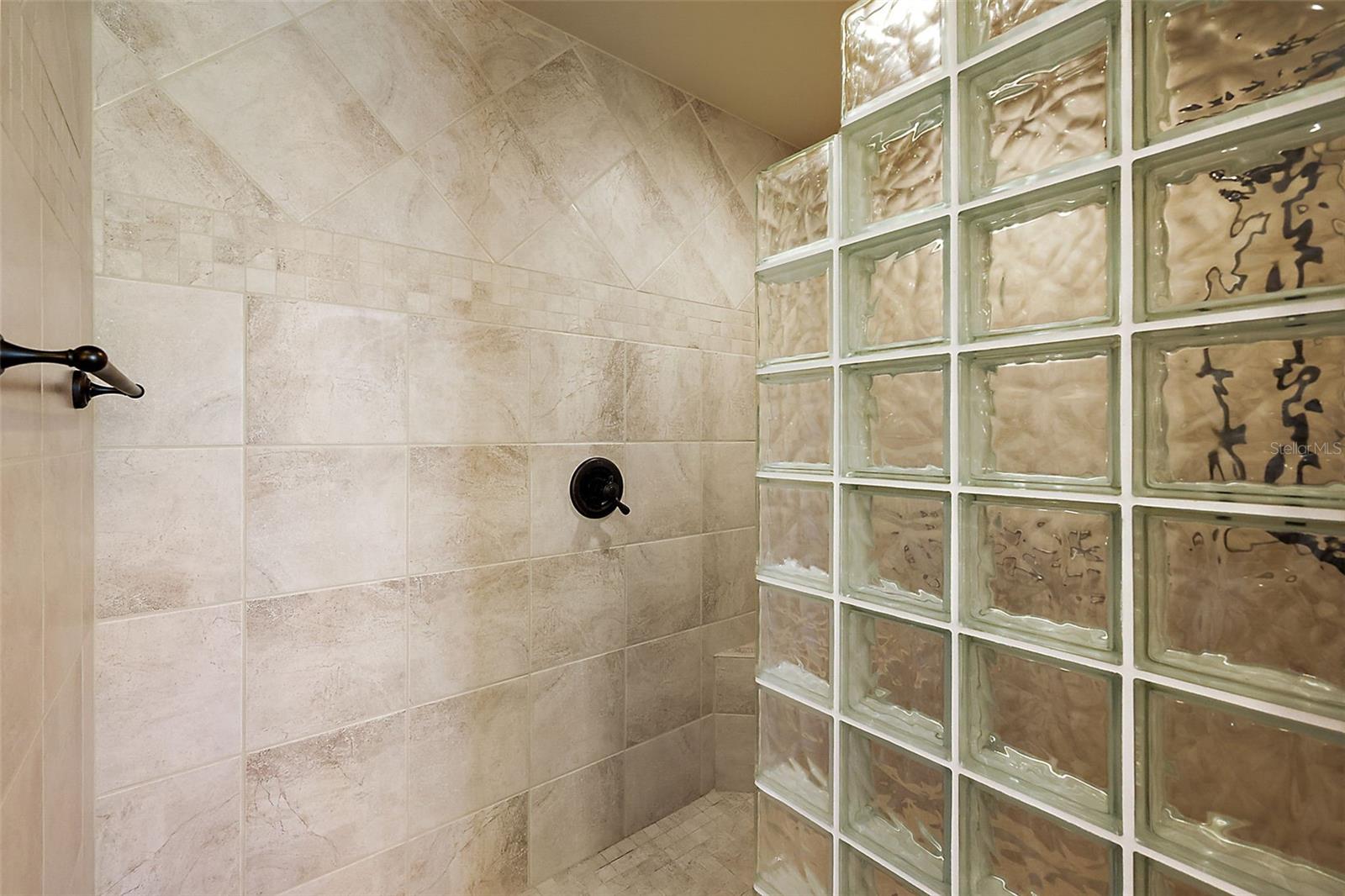 2126 LAKE RIDGE DR, THE VILLAGES, FL, 32162