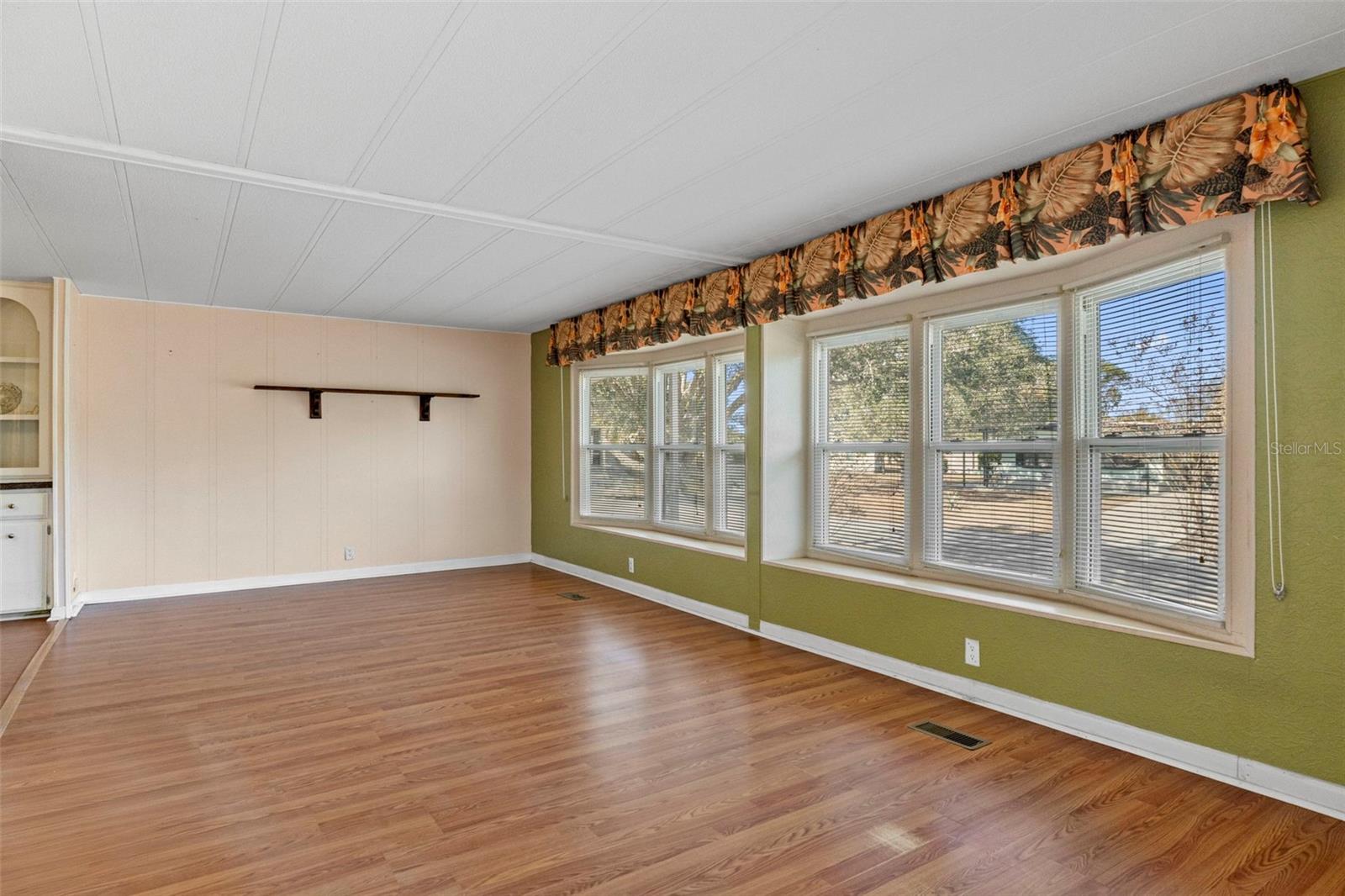 9046 CENTRAL AVE, BROOKSVILLE, FL, 34613