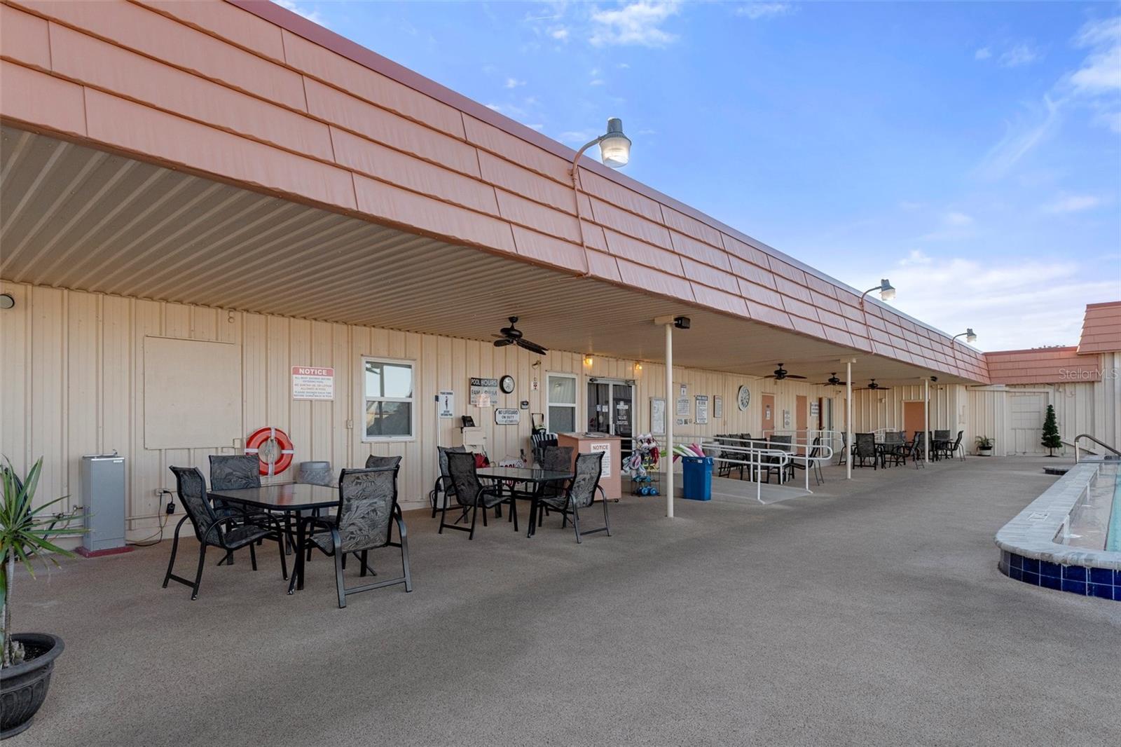 9046 CENTRAL AVE, BROOKSVILLE, FL, 34613