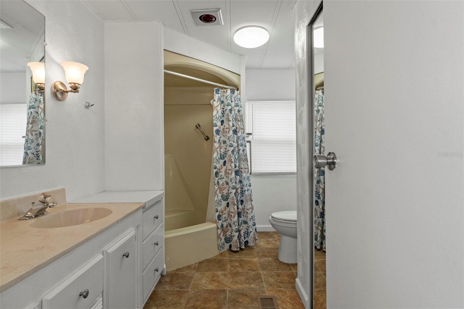 9046 CENTRAL AVE, BROOKSVILLE, FL, 34613