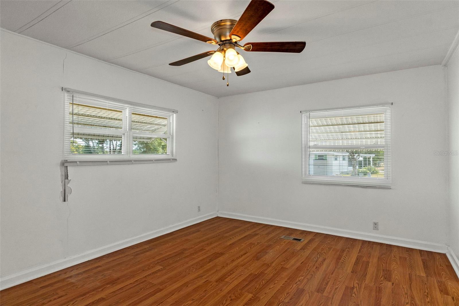 9046 CENTRAL AVE, BROOKSVILLE, FL, 34613