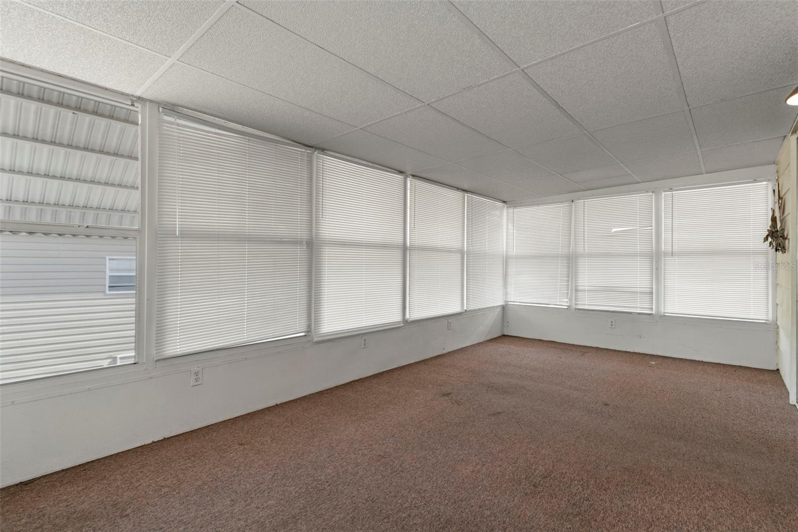 9046 CENTRAL AVE, BROOKSVILLE, FL, 34613