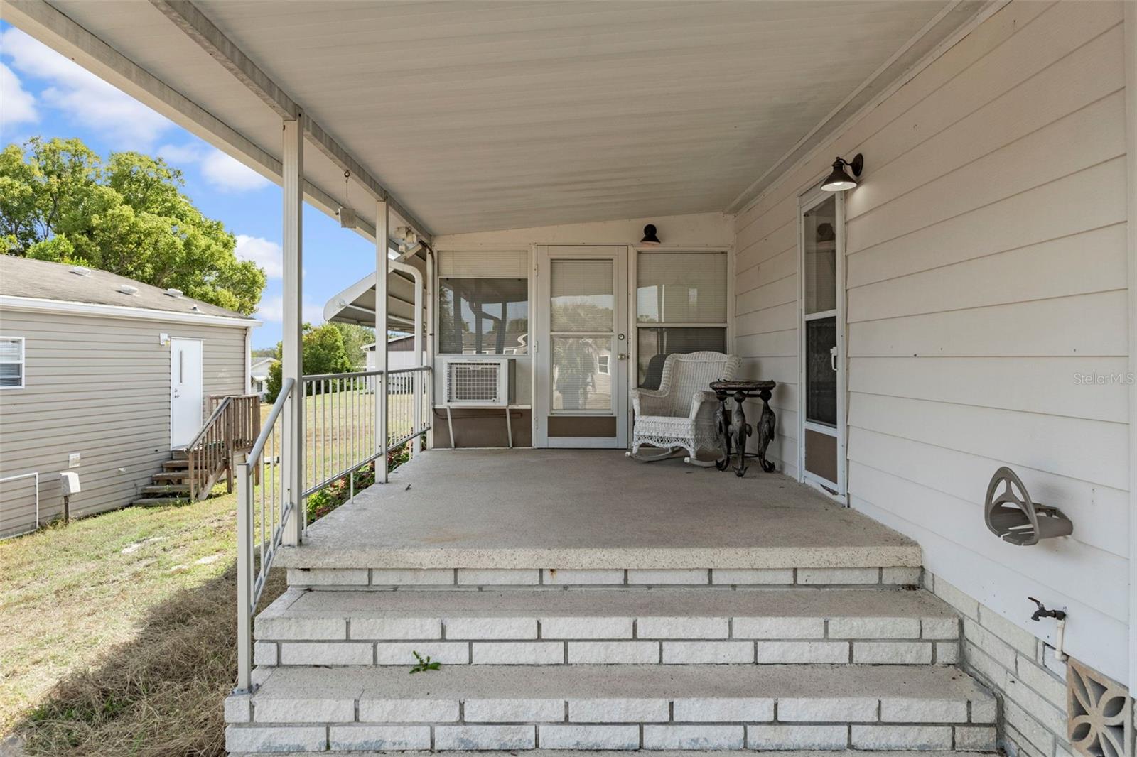 9046 CENTRAL AVE, BROOKSVILLE, FL, 34613