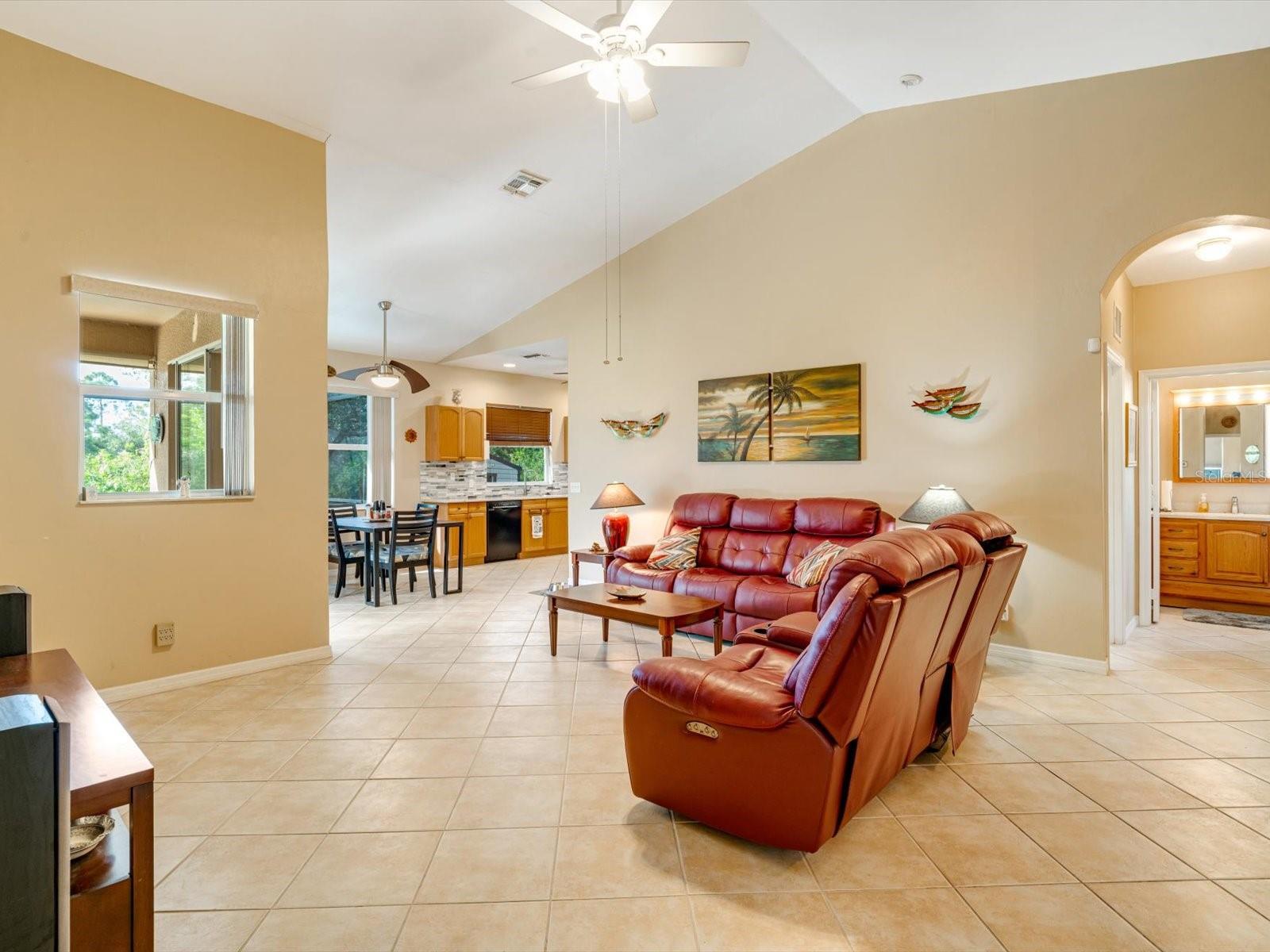 279 HUTCHINS ST, PORT CHARLOTTE, FL, 33953