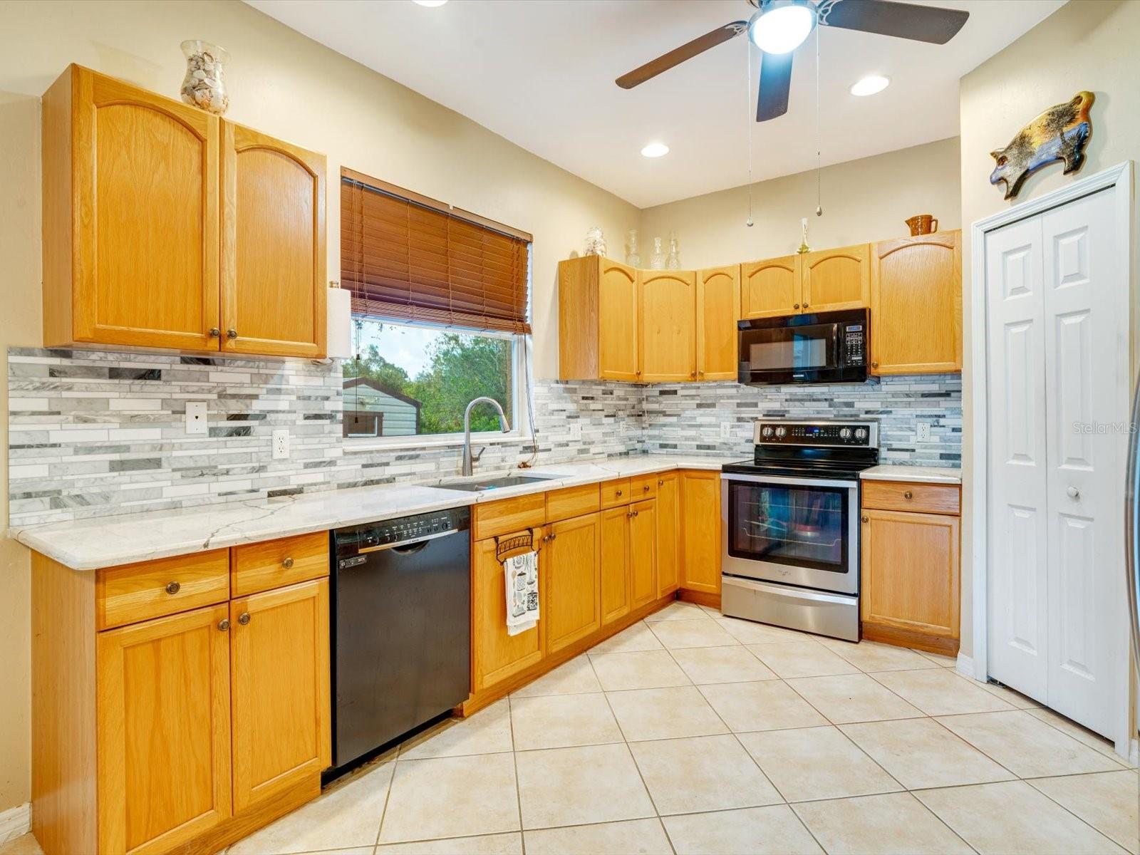 279 HUTCHINS ST, PORT CHARLOTTE, FL, 33953