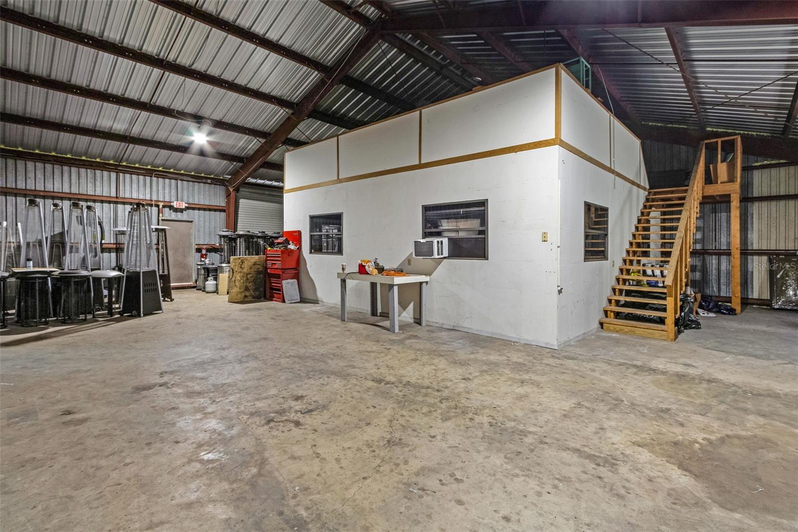 2605 EDISON AVE, FORT MYERS, FL, 33916