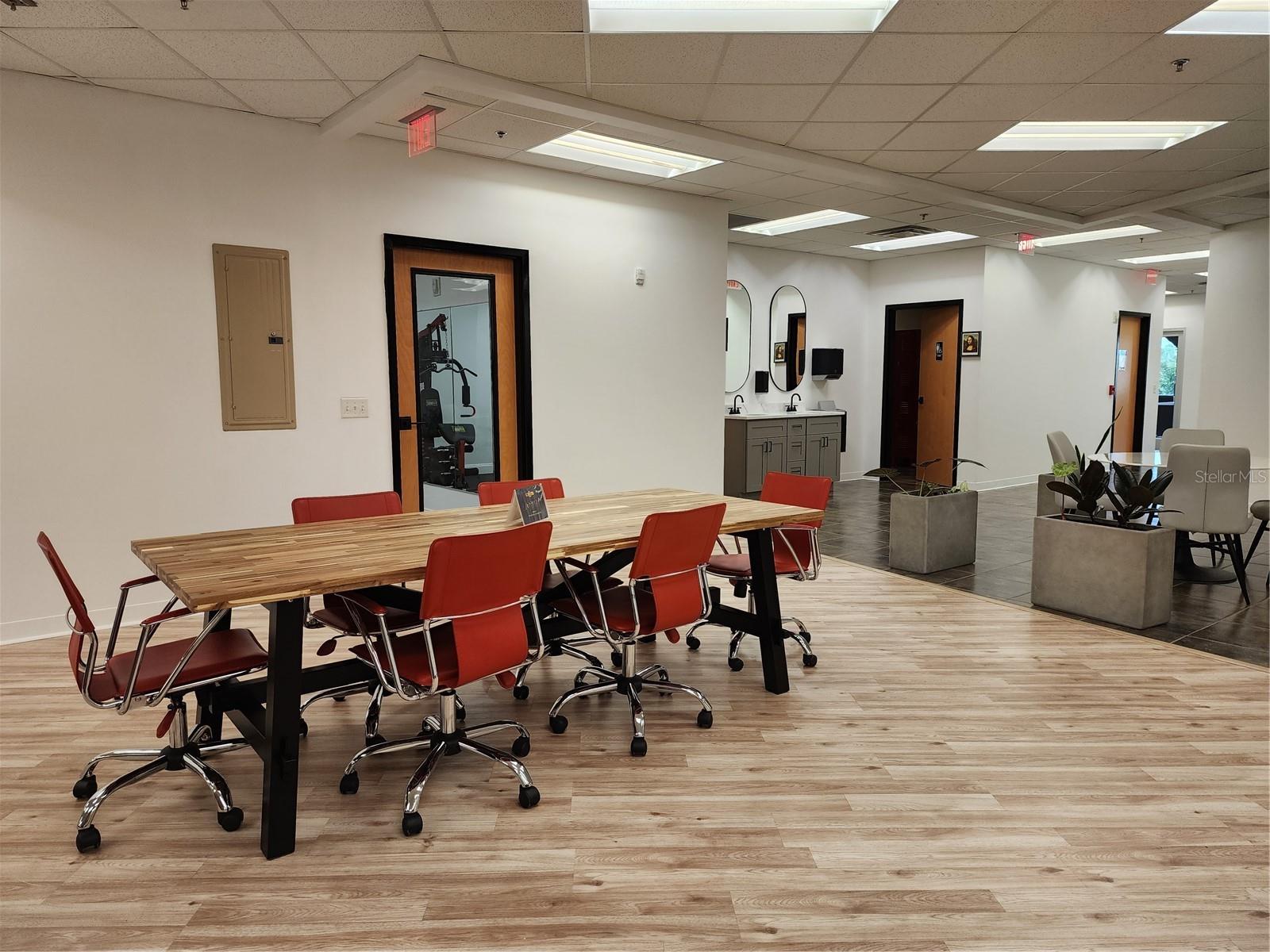 7075 KINGSPOINTE PKWY #9, ORLANDO, FL, 32819