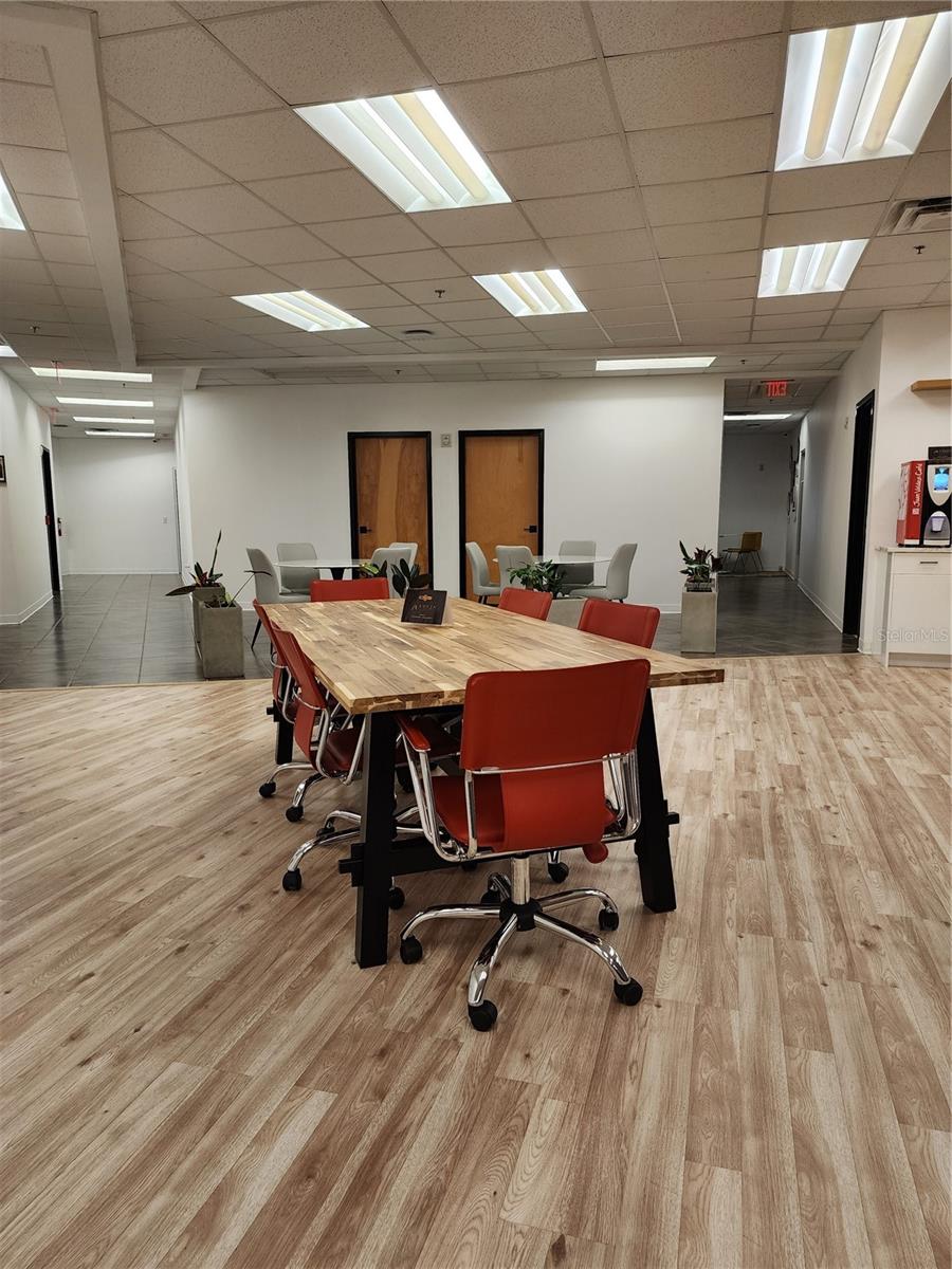 7075 KINGSPOINTE PKWY #9, ORLANDO, FL, 32819