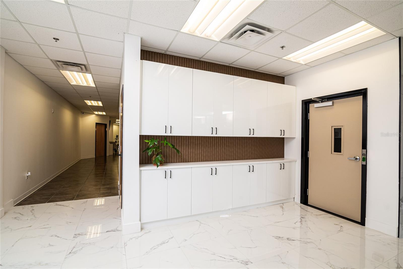 7075 KINGSPOINTE PKWY #9, ORLANDO, FL, 32819