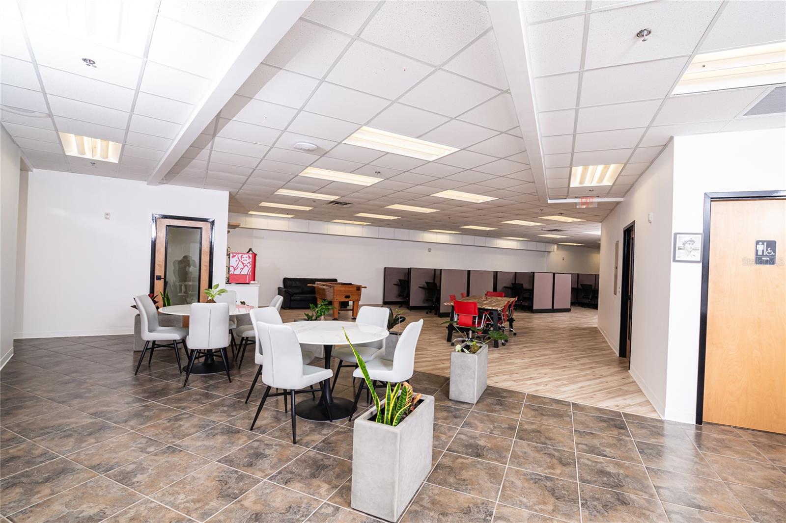 7075 KINGSPOINTE PKWY #9, ORLANDO, FL, 32819