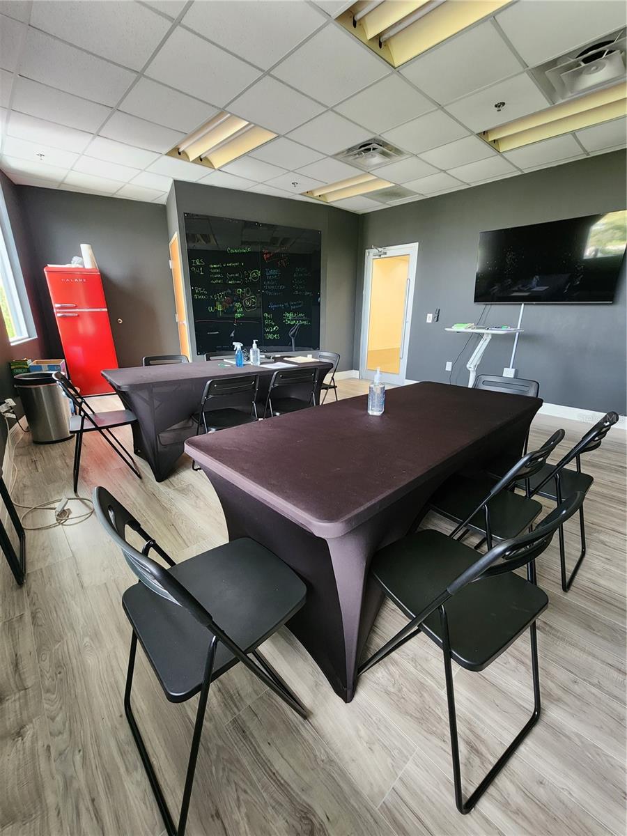 7075 KINGSPOINTE PKWY #9, ORLANDO, FL, 32819