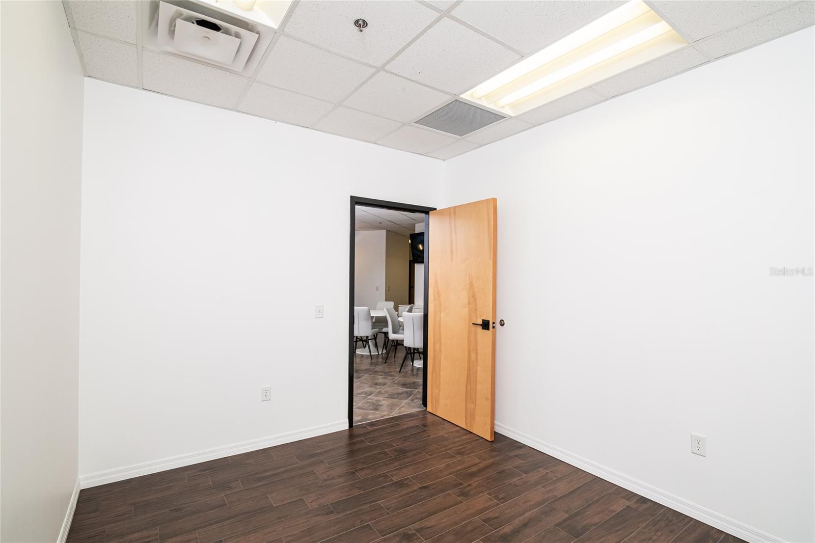 7075 KINGSPOINTE PKWY #9, ORLANDO, FL, 32819