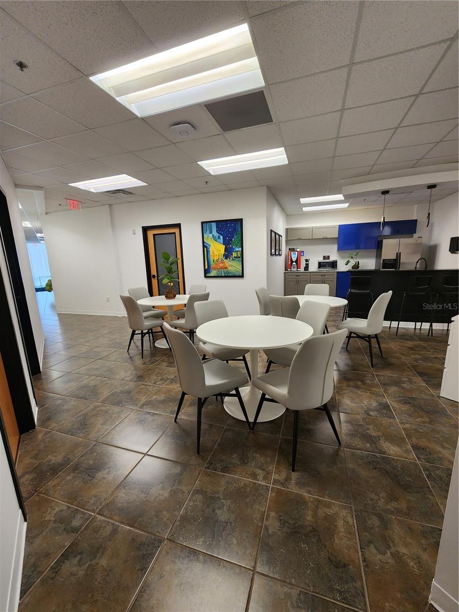 7075 KINGSPOINTE PKWY #9, ORLANDO, FL, 32819