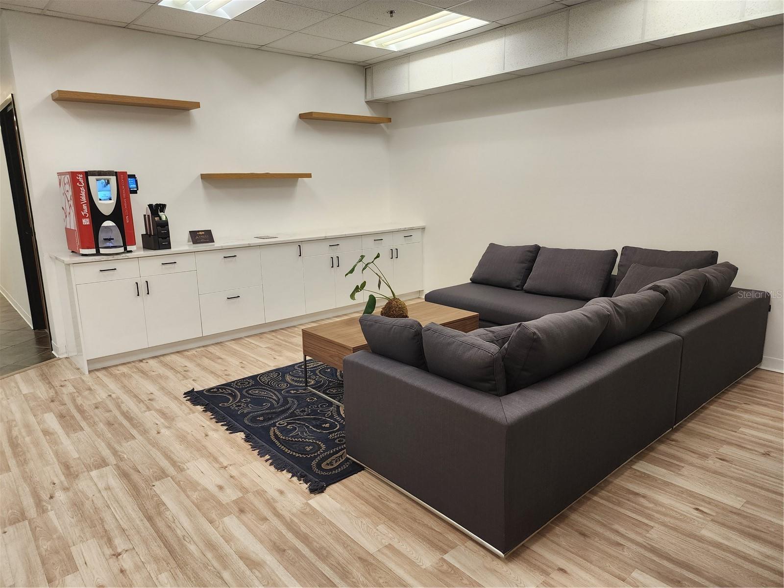 7075 KINGSPOINTE PKWY #9, ORLANDO, FL, 32819