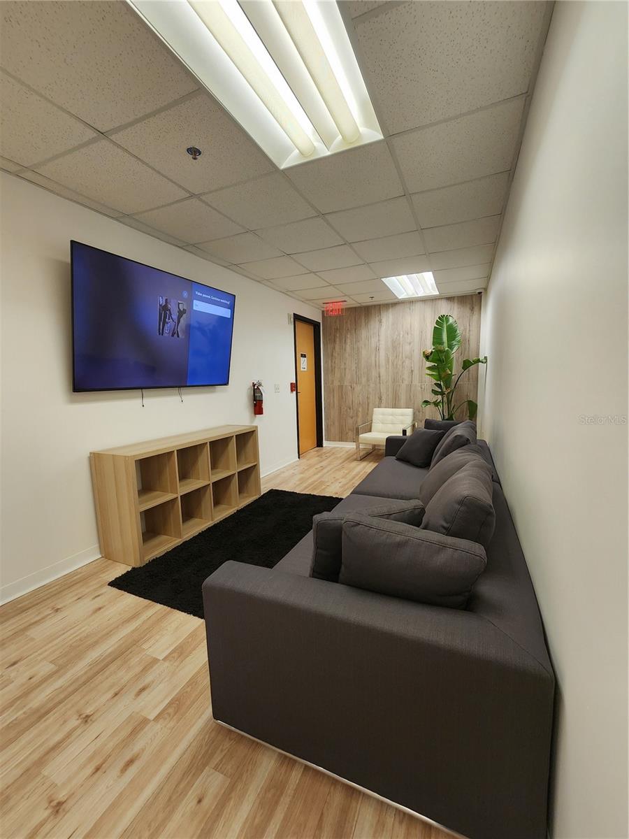 7075 KINGSPOINTE PKWY #9, ORLANDO, FL, 32819