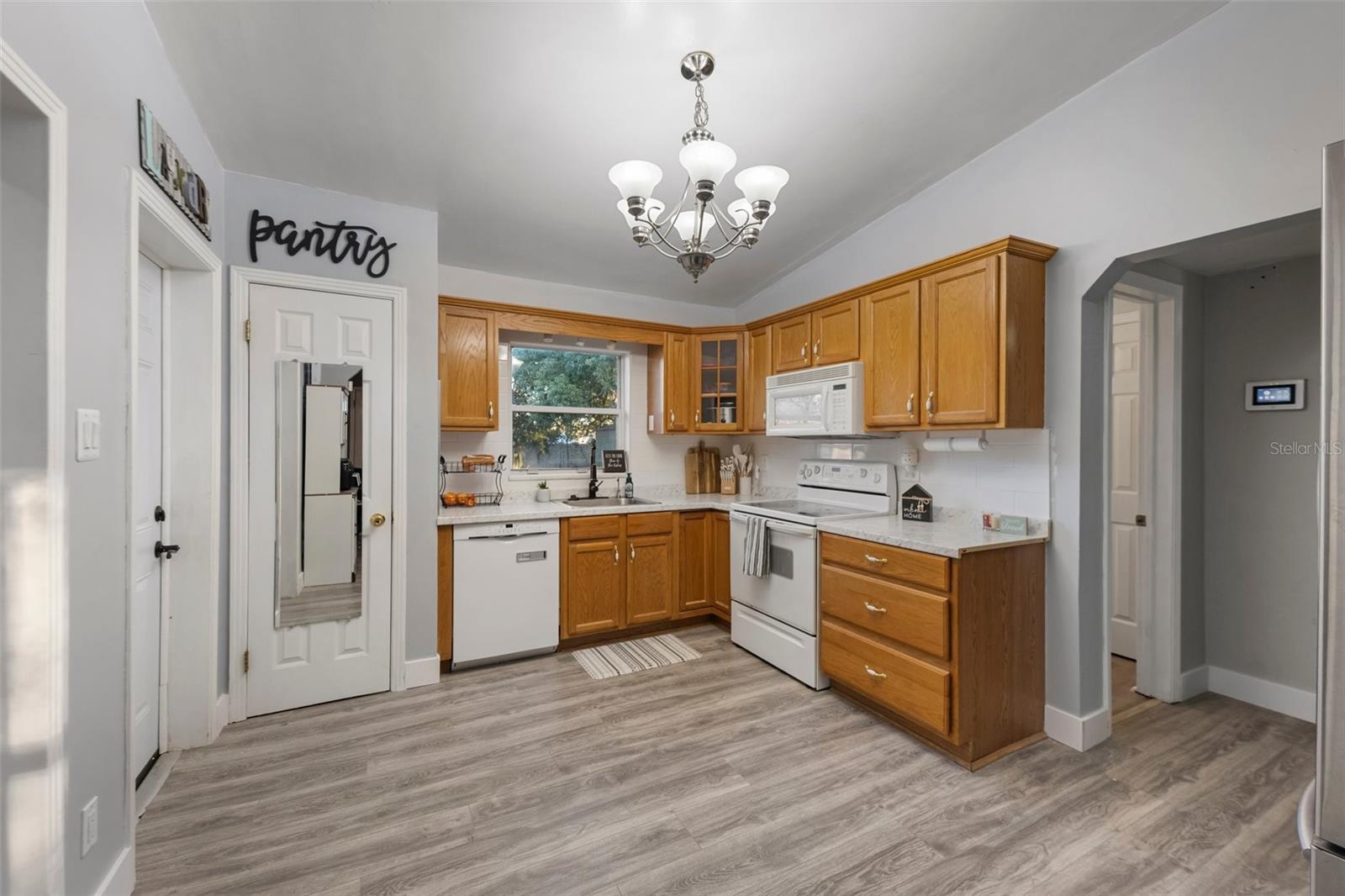 8707 BEVERLY DR, TEMPLE TERRACE, FL, 33617