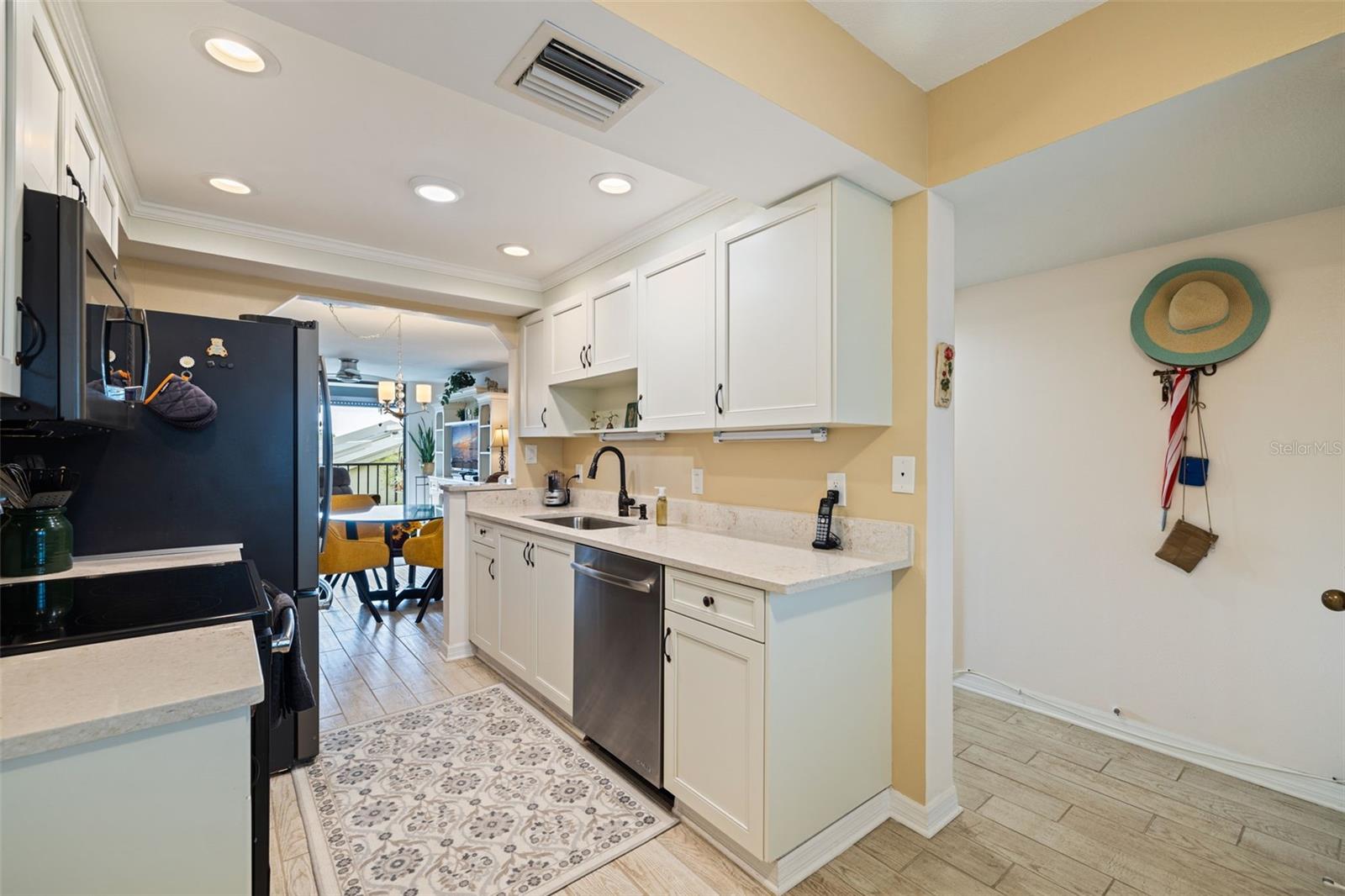 1316 PASADENA AVE S #203, SOUTH PASADENA, FL, 33707