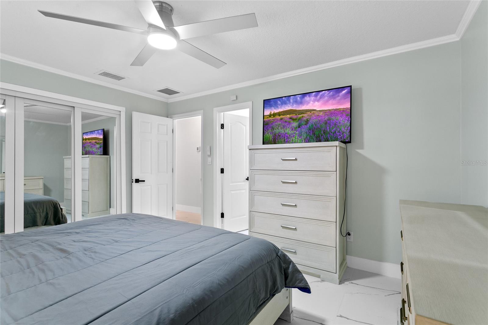 8438 BAY OAK CT, ORLANDO, FL, 32810